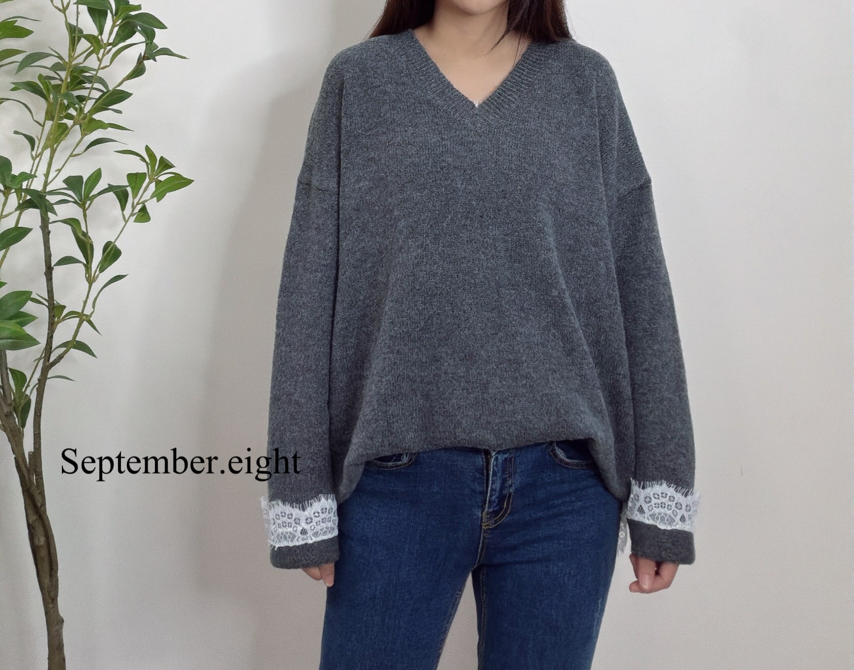 Lace V領針織top