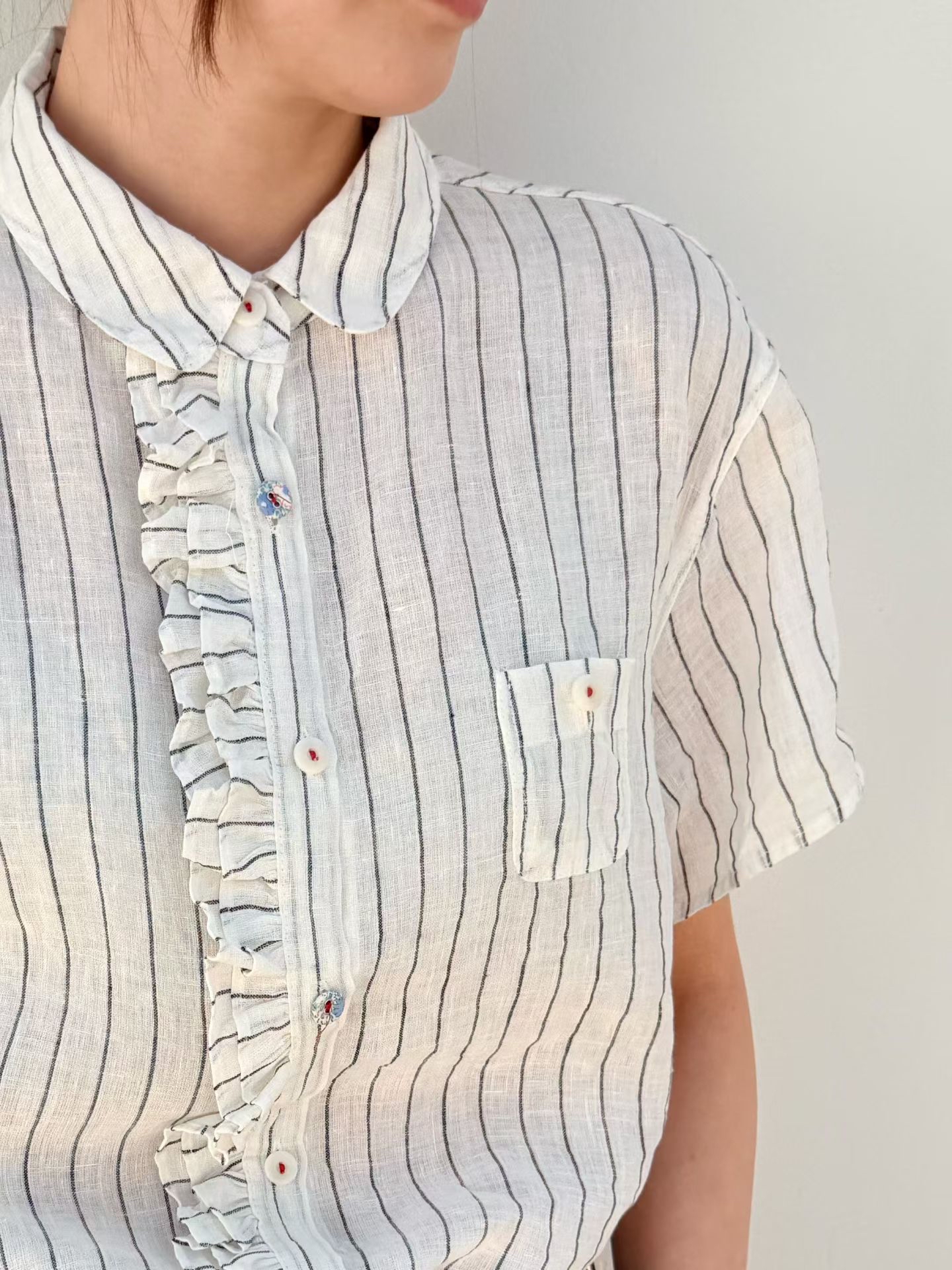 Ruffle details linen shirt