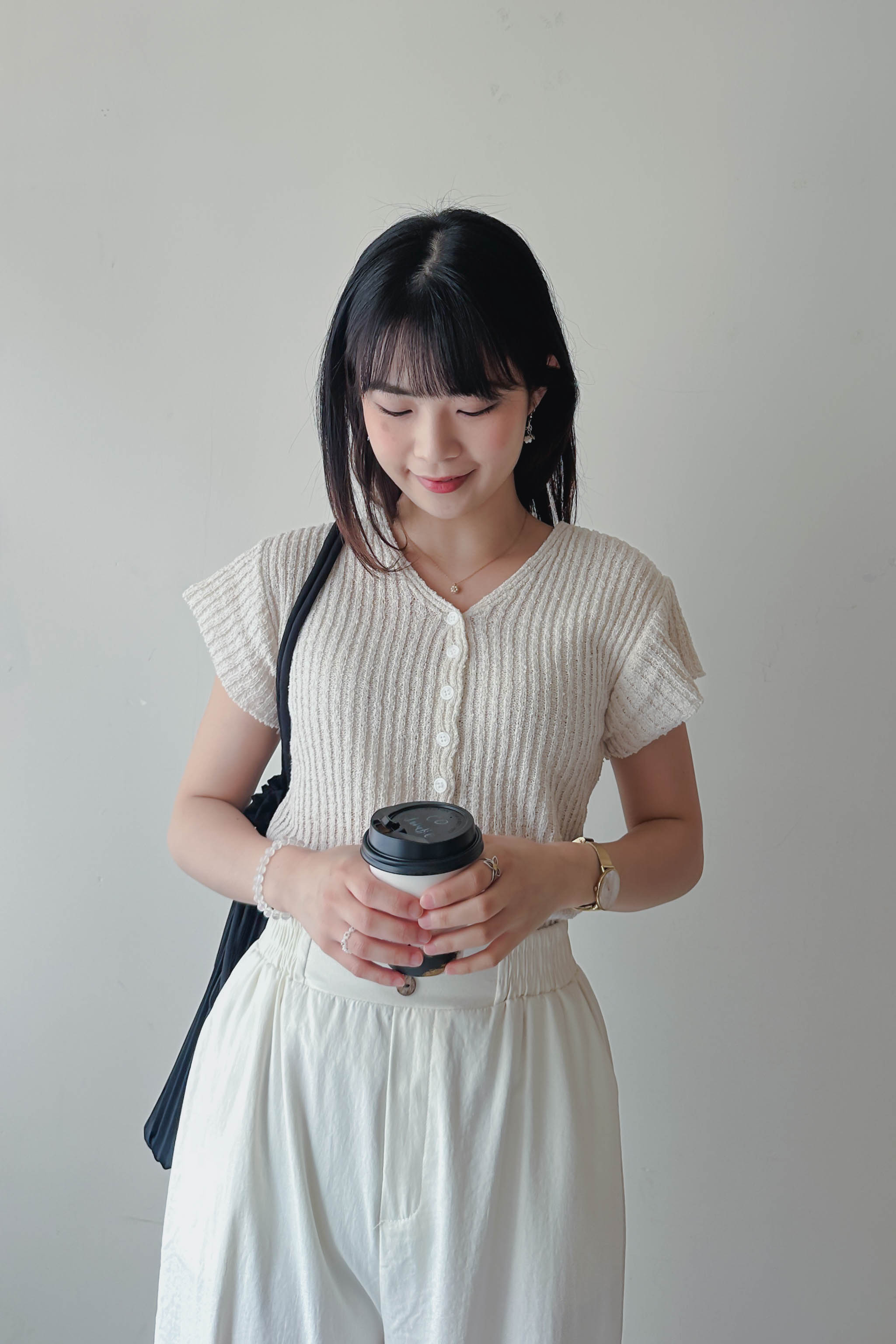 [顯瘦!] 針織V領排鈕上衣 (三色入)