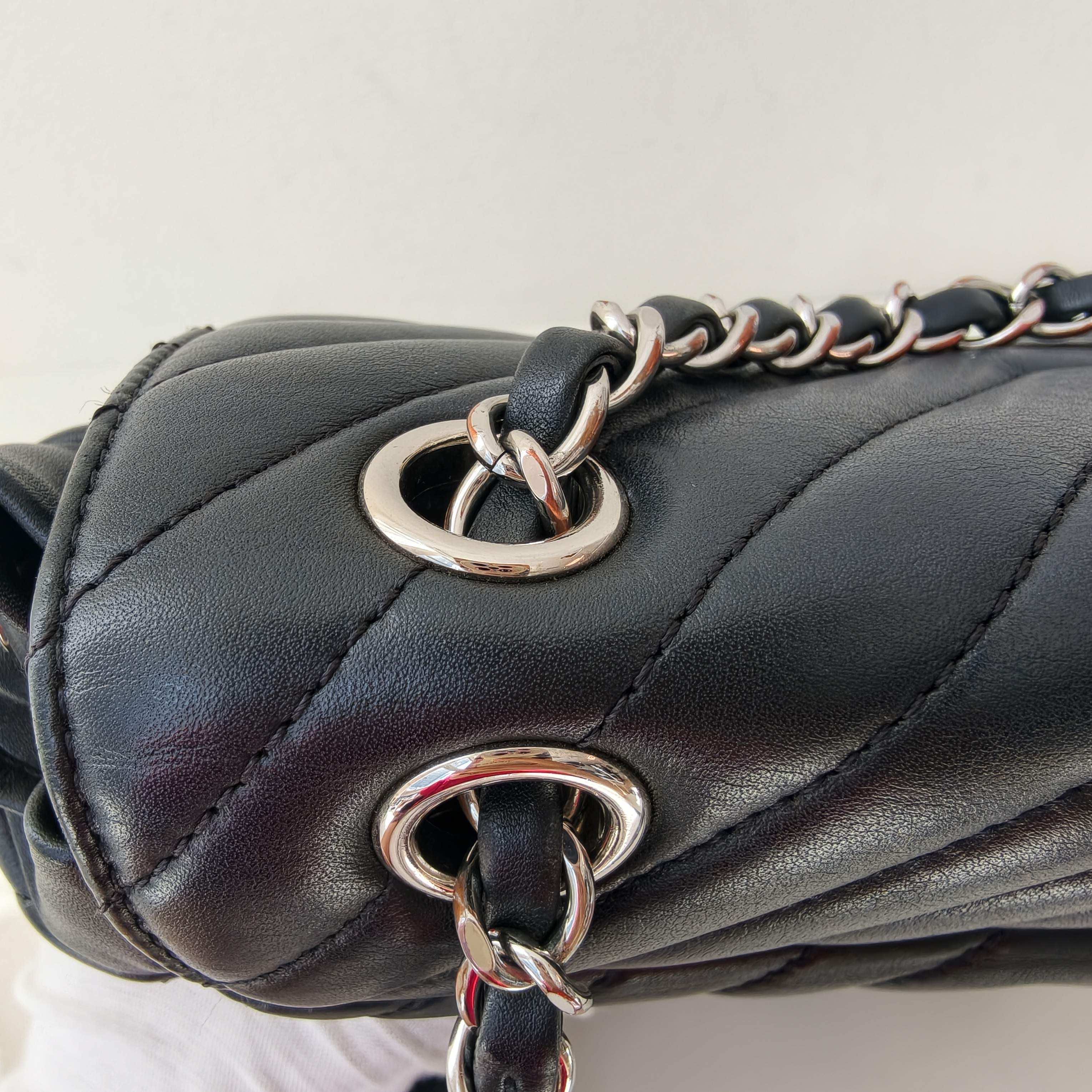 【預訂貨品】Chanel黑色小牛皮書包