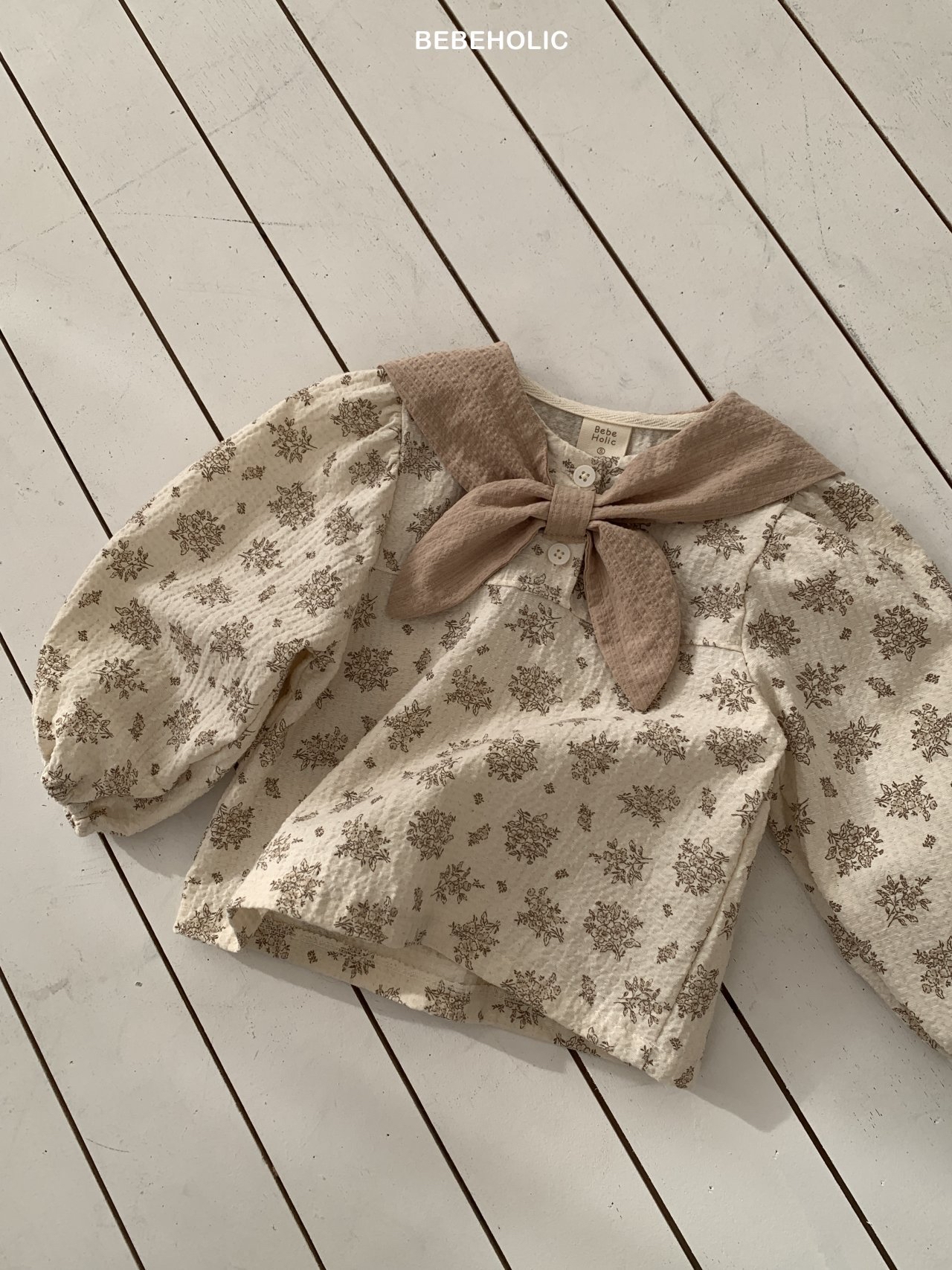 🌸預訂 韓國直送🌸🇰🇷BEBEHOLIC兩色花卉圖案領巾長袖上衣