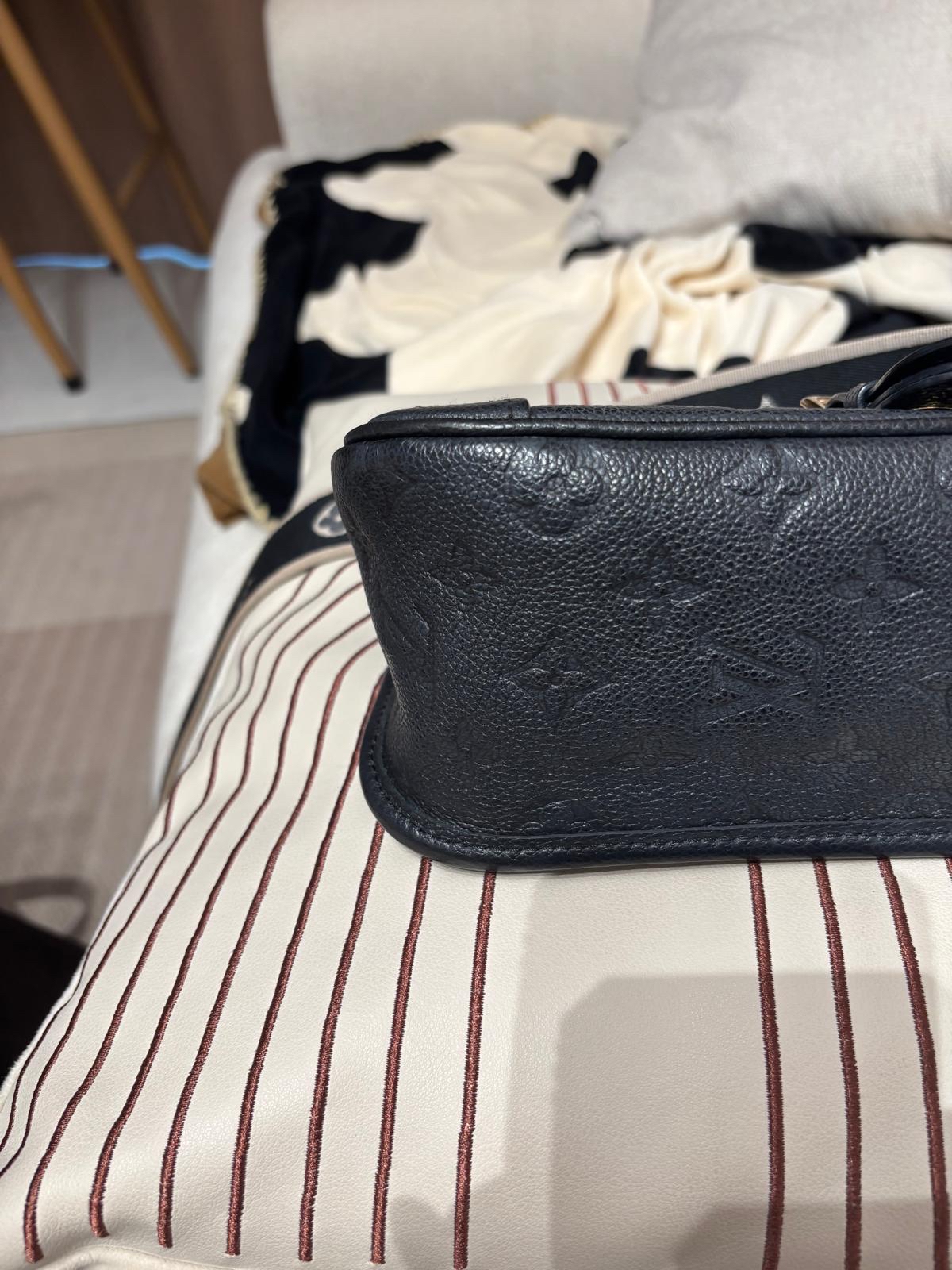 LV Diane Crossbody Bag 100%Authentic, 88%New ✅Dust bag