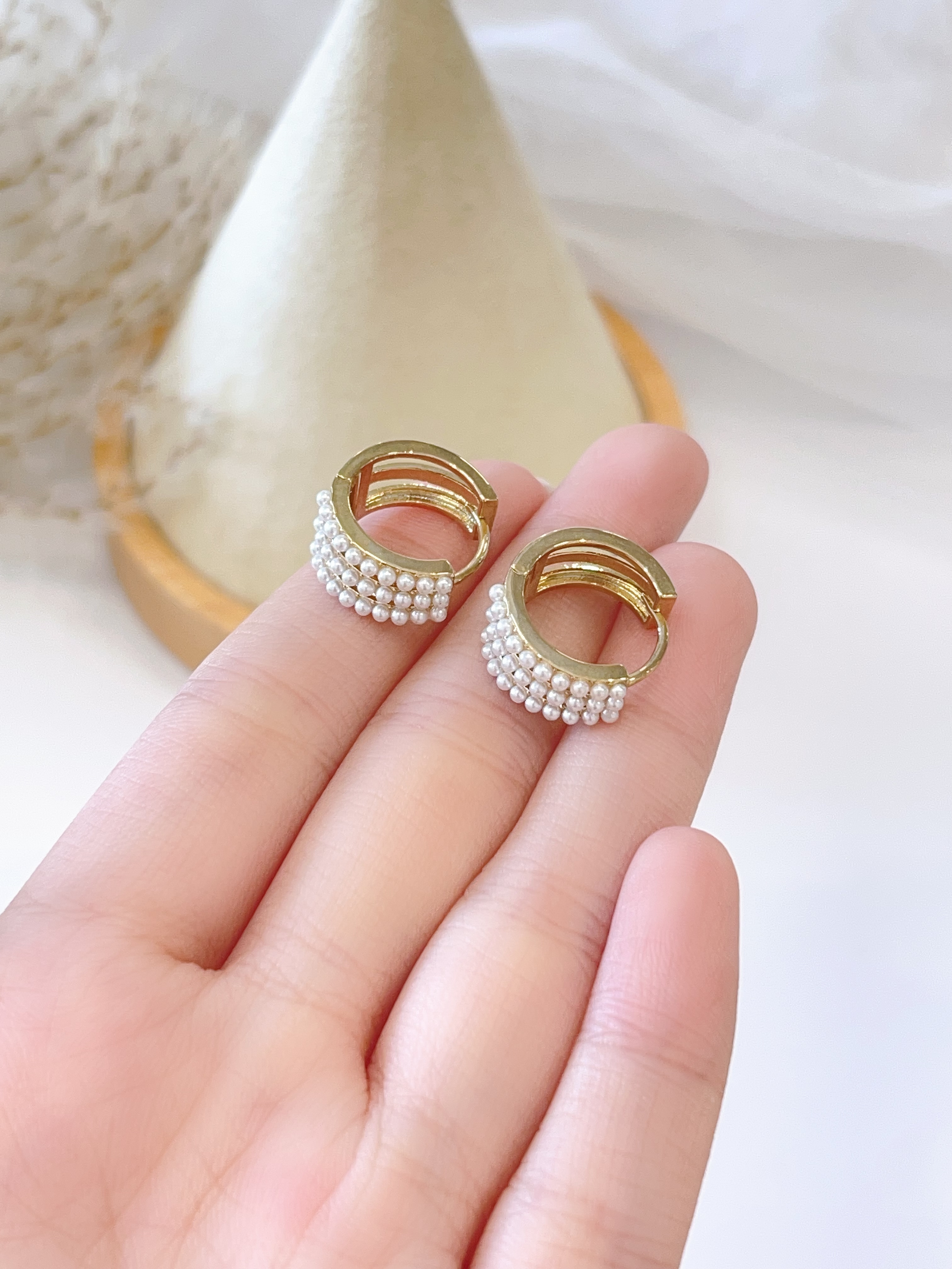 精致小珍珠设计耳扣耳环