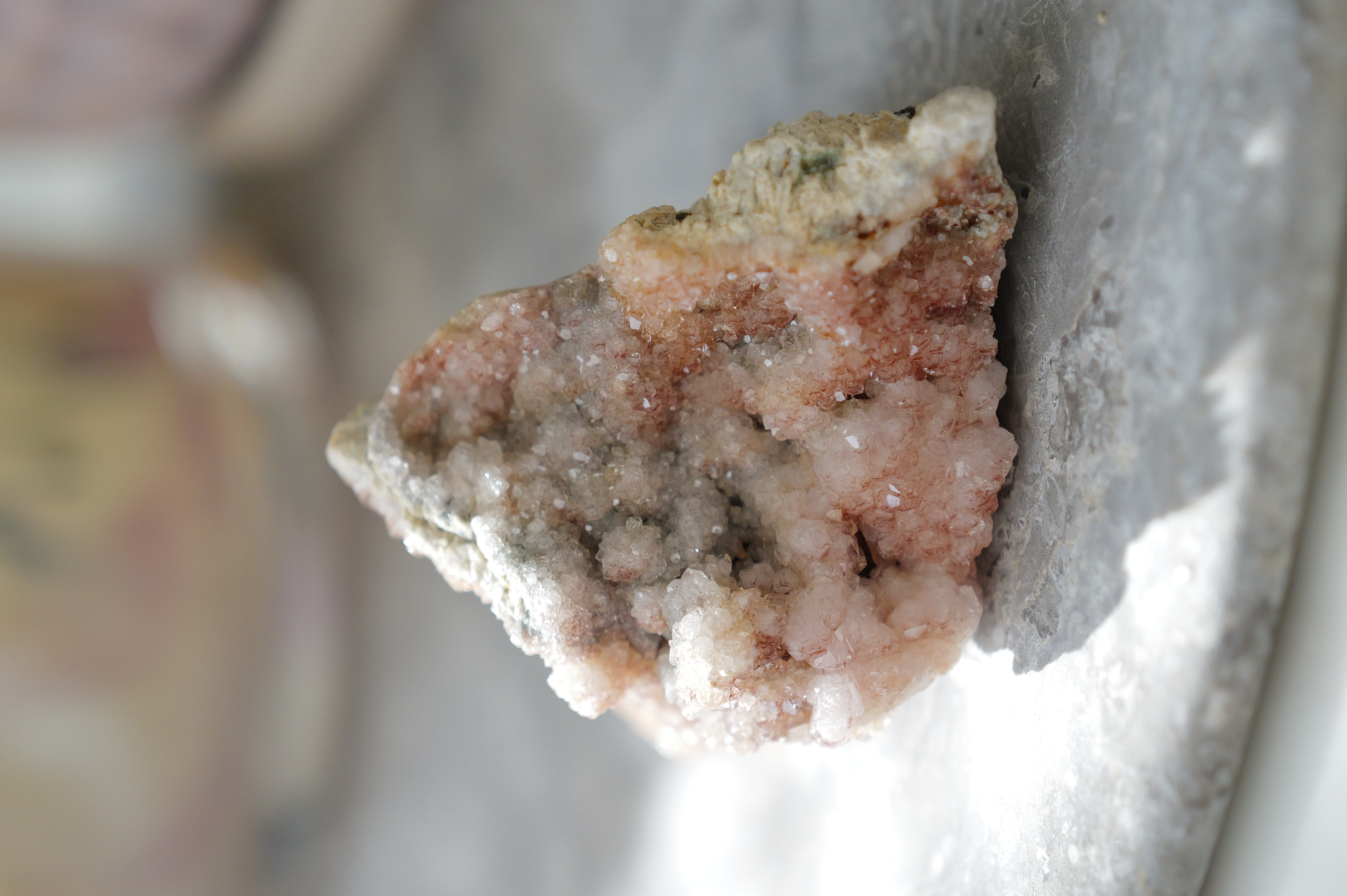   ༒7.5cm Pink Amethyst Geode༒ PA.7086H3m-RA22*33T>