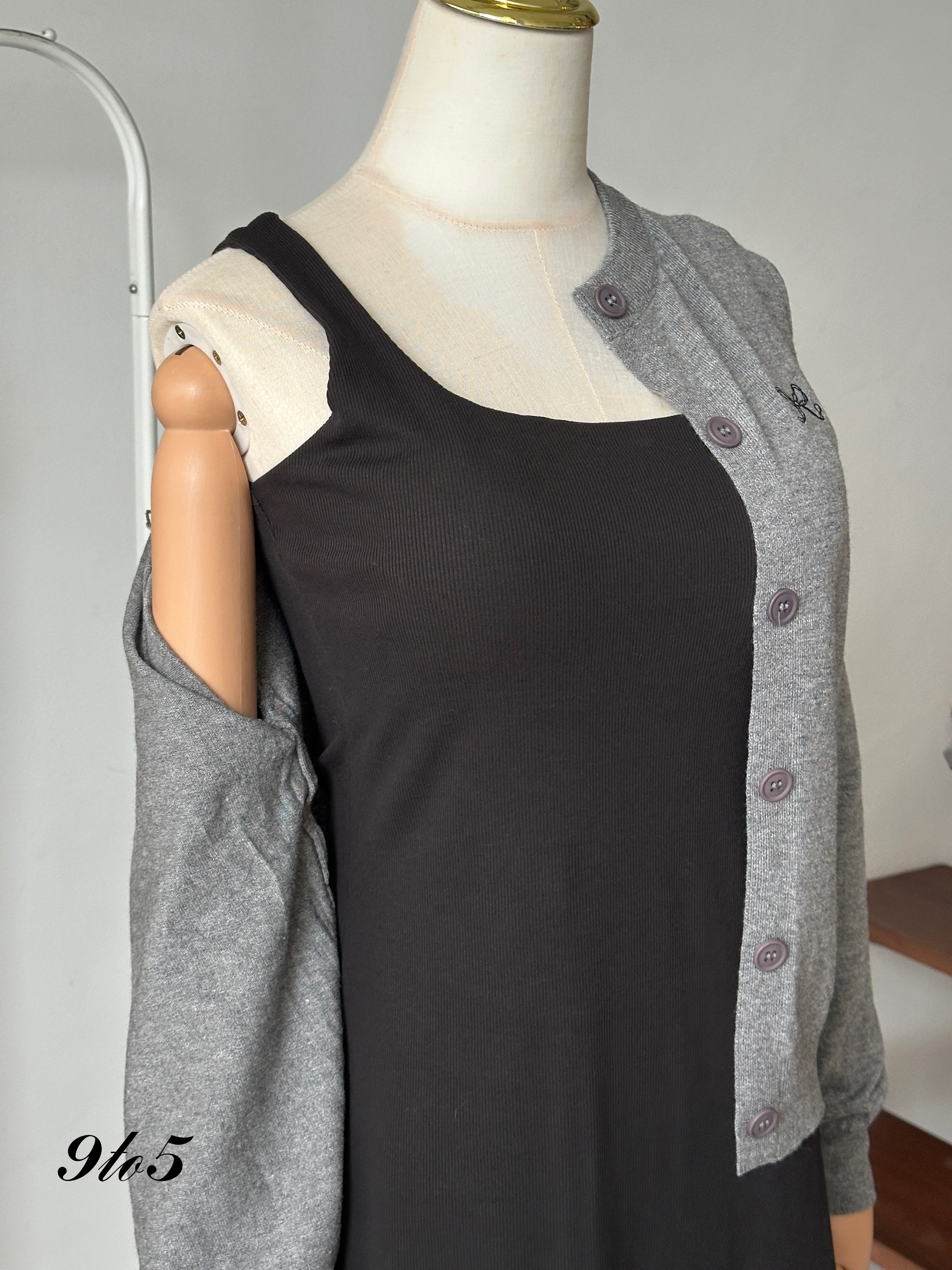 D2330 Sleeveless Midi Dress - 4 Colors