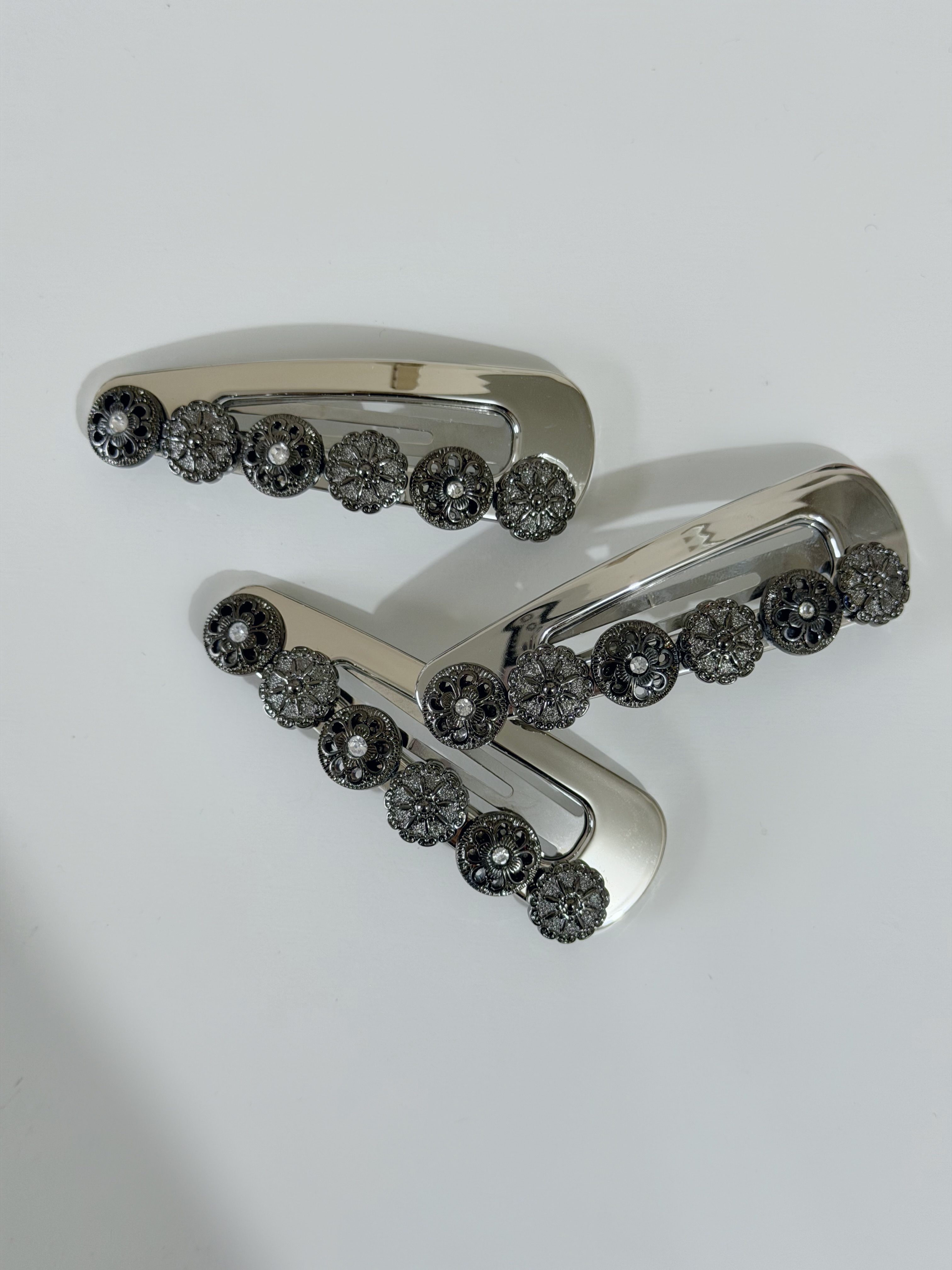 復古鈕扣髮夾/鏡面銀色 6cm長