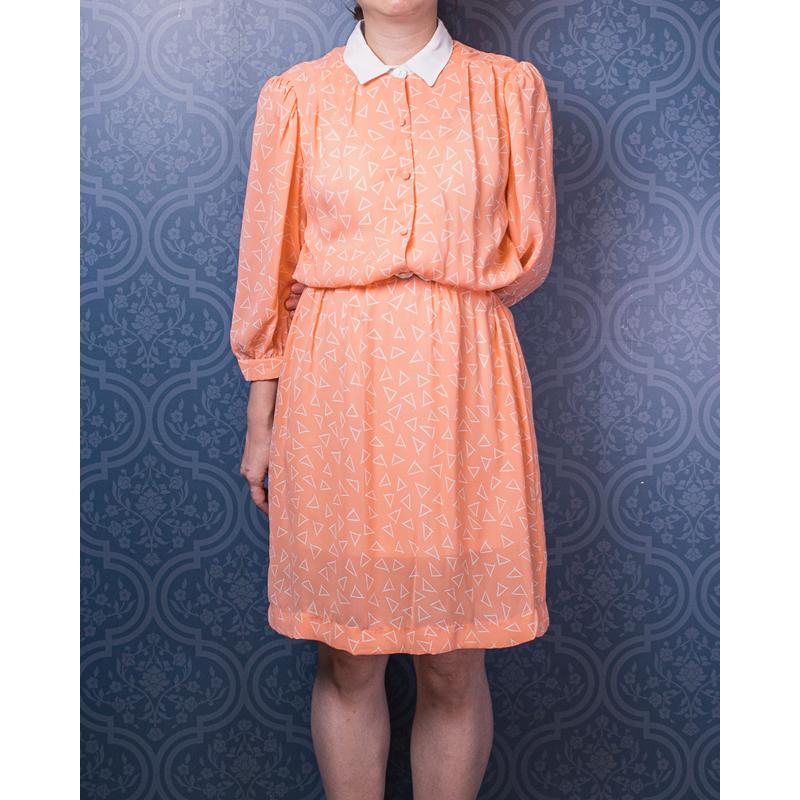 C.a. 1980-90s American Alexis Petites Peach Orange Geometric Pattern White Collar Shirtdress - Size L up (MU108-2 )