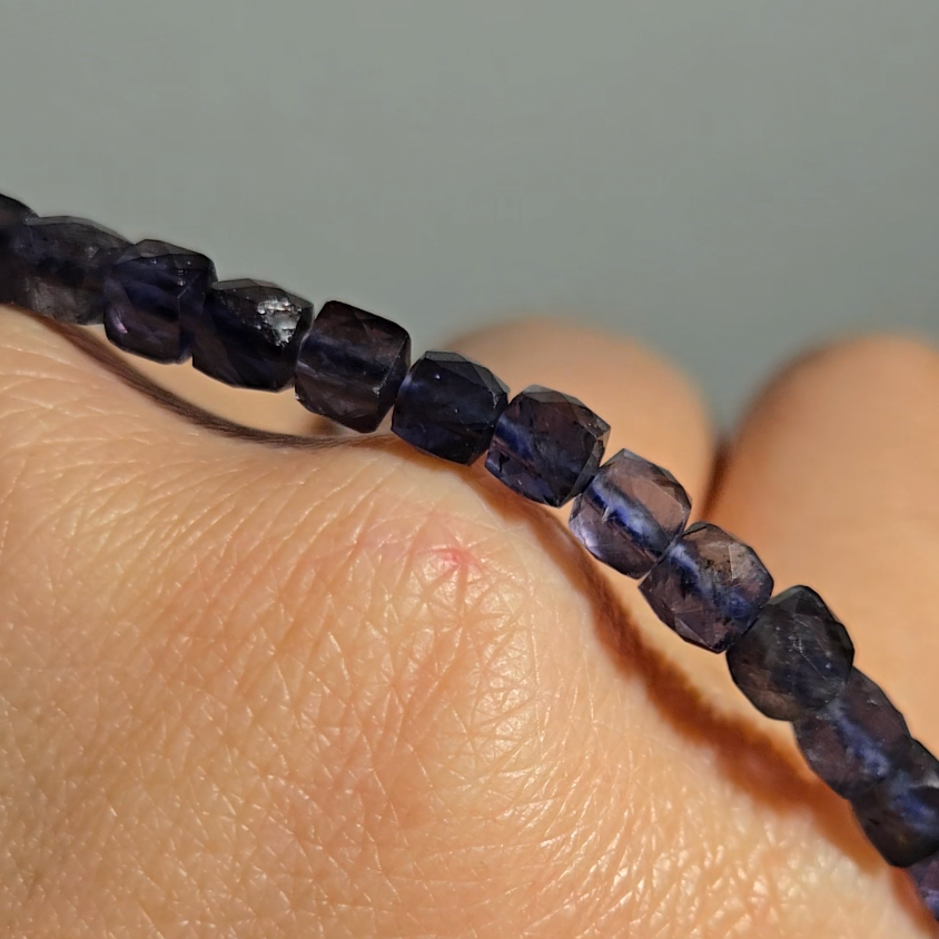 Iolite faceted 4.4mm bead bracelet - JW89