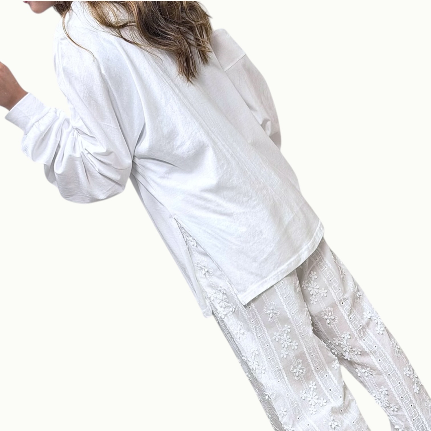 221016 薄料長䄂tee