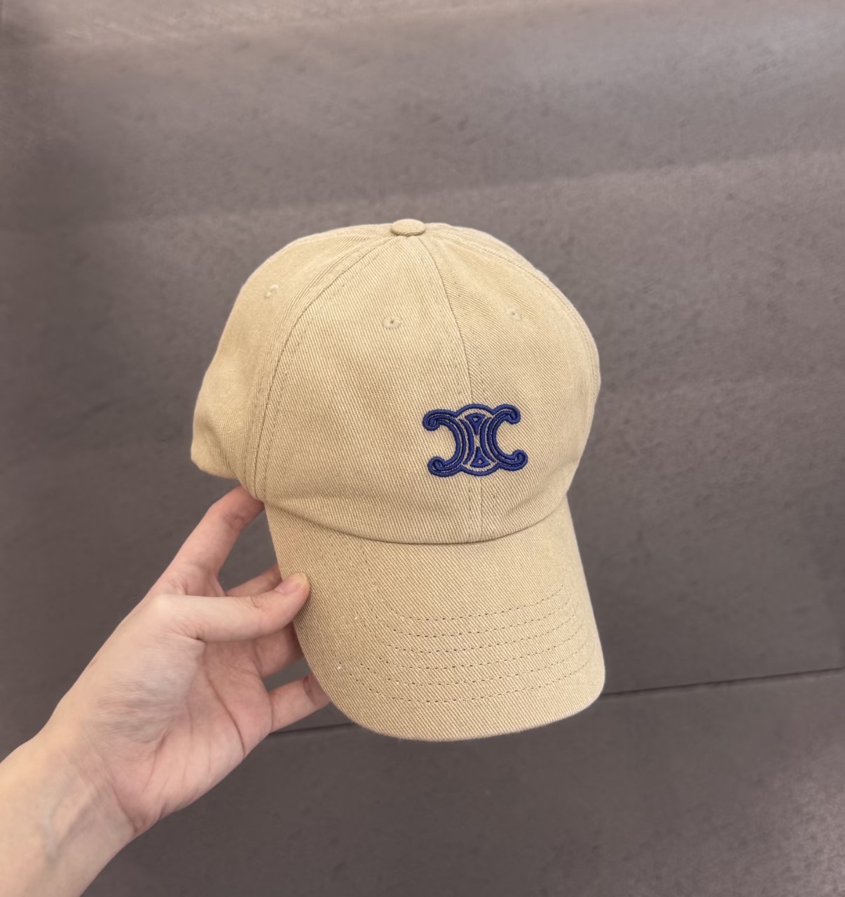 熱賣色✨✨  快閃優惠⚡️只限此色  訂貨 📮新款小Logo 🆕Celine Triomphe cap  Size S 57cm /  M 58cm