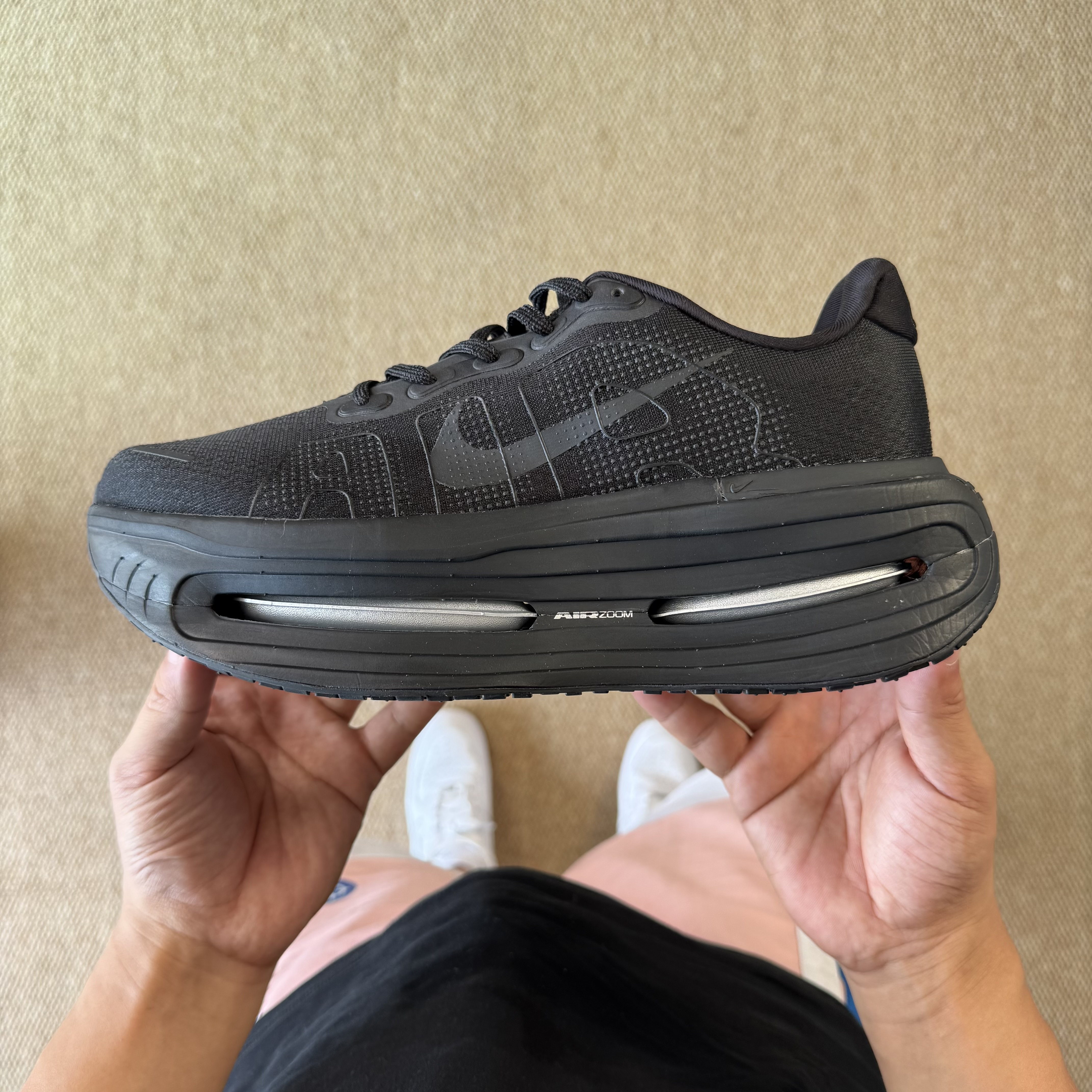 Nike Vomero Premium HQ2050-005