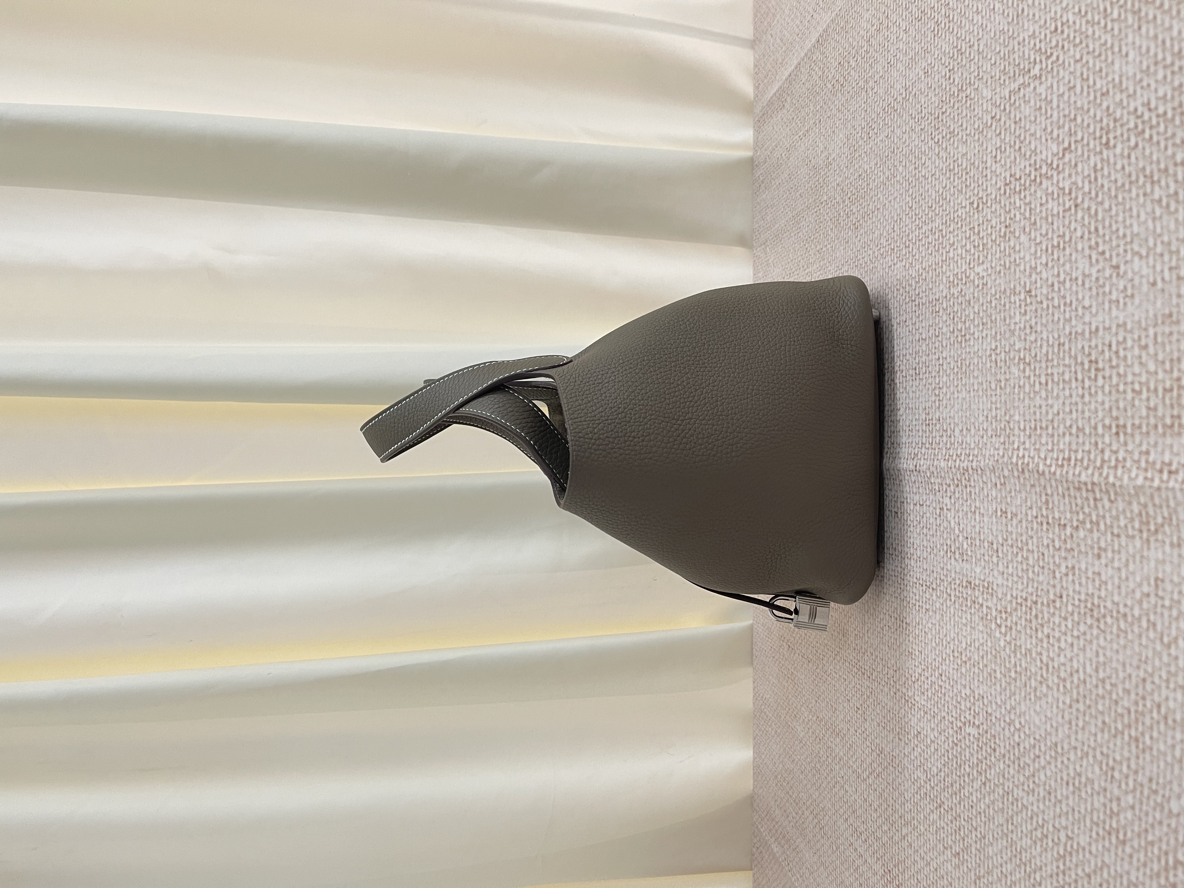 Pre-owned Hermes P18/ Stamp Y/ Product Code: 26042702