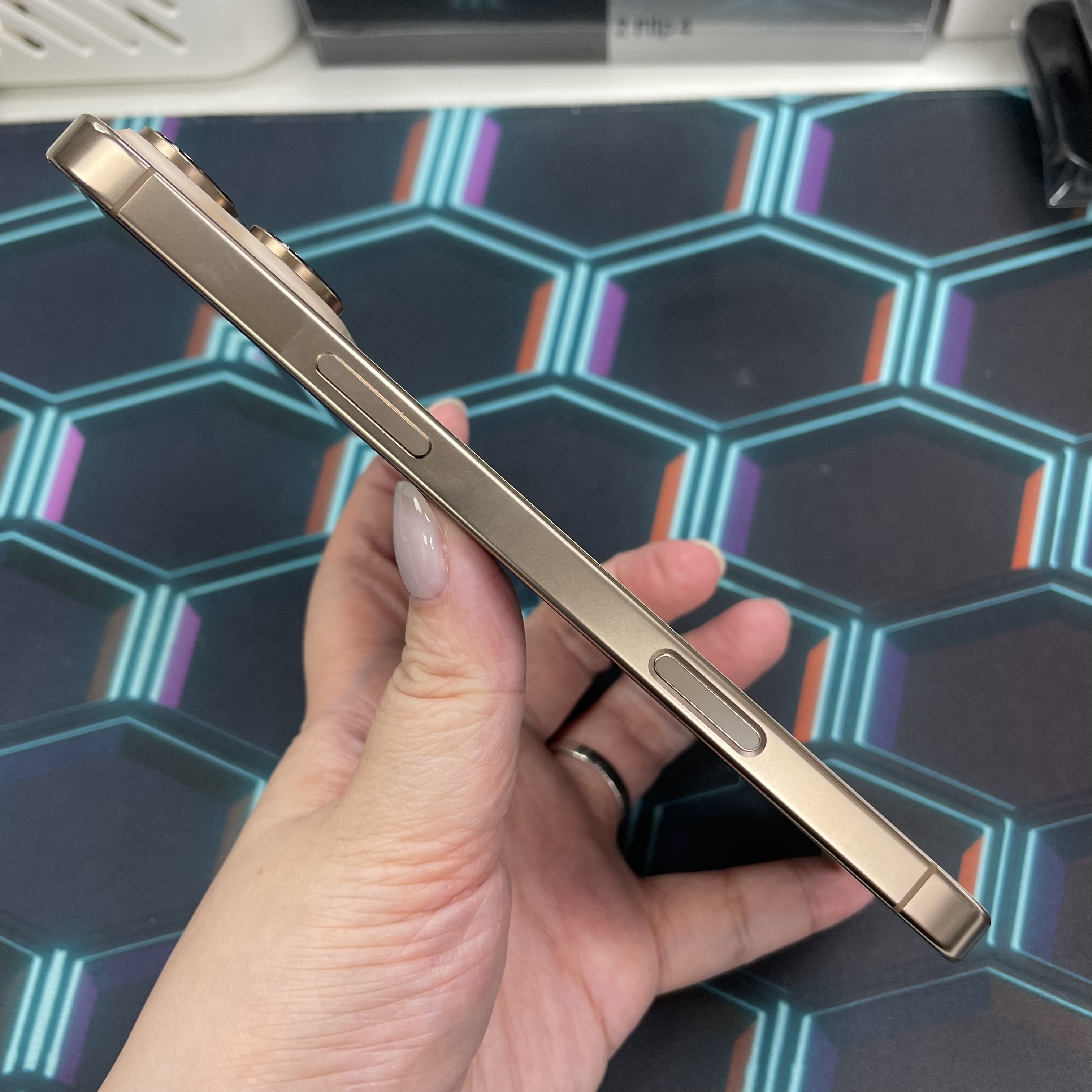 *6471 16 pro max 勁靚機 256GB 電94 沙色 gold