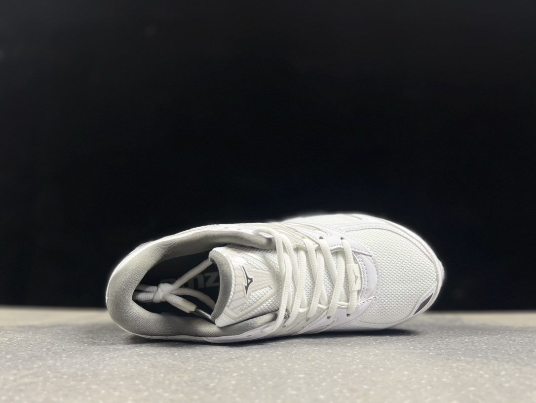 Mizuno Wave Prophecy LS 