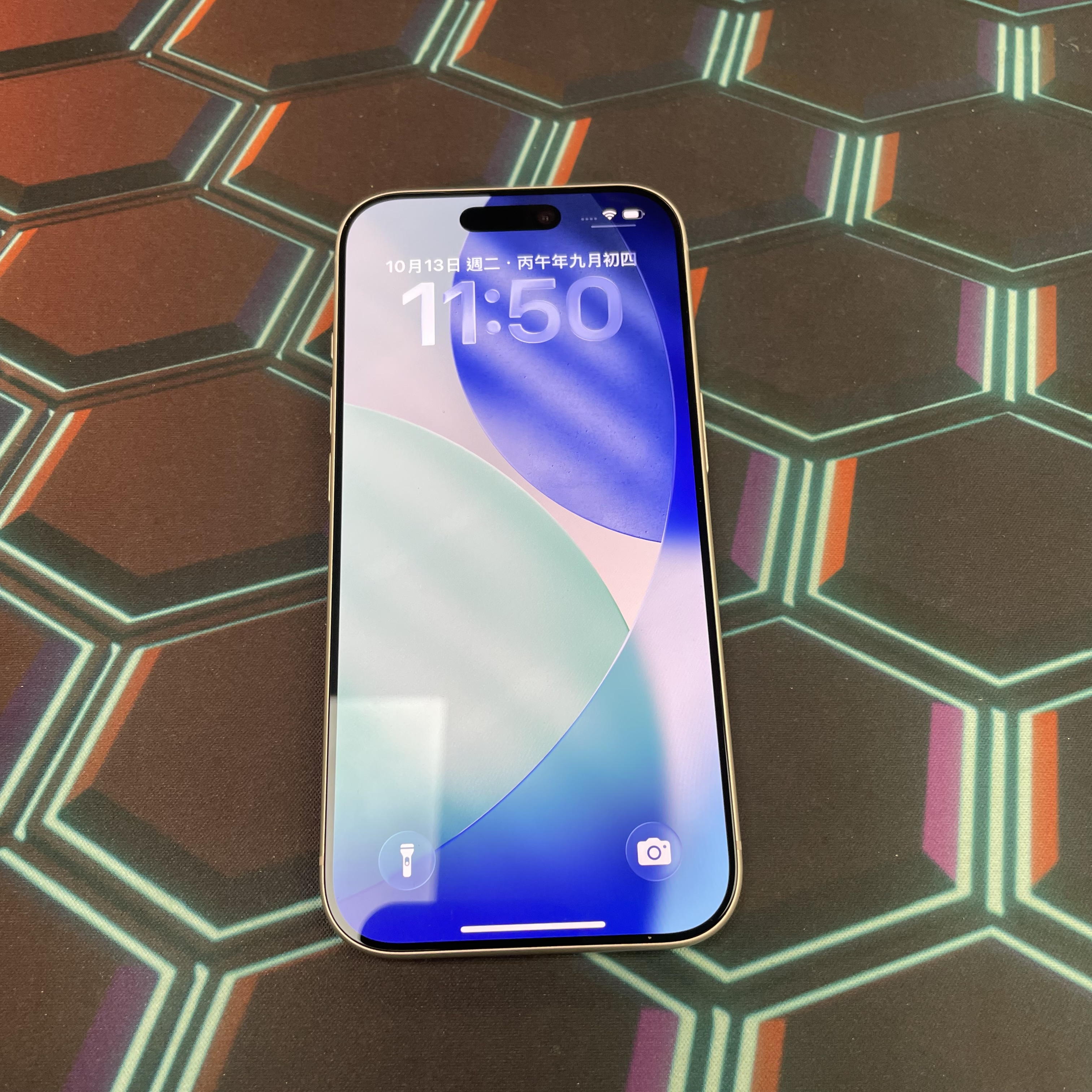 *8243 17 pro 勁靚機 256GB 電99 銀色 sliver