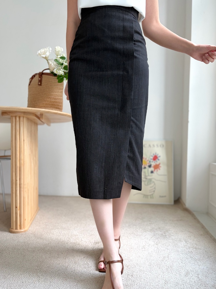 Front Slit Pencil Skirt (Black)