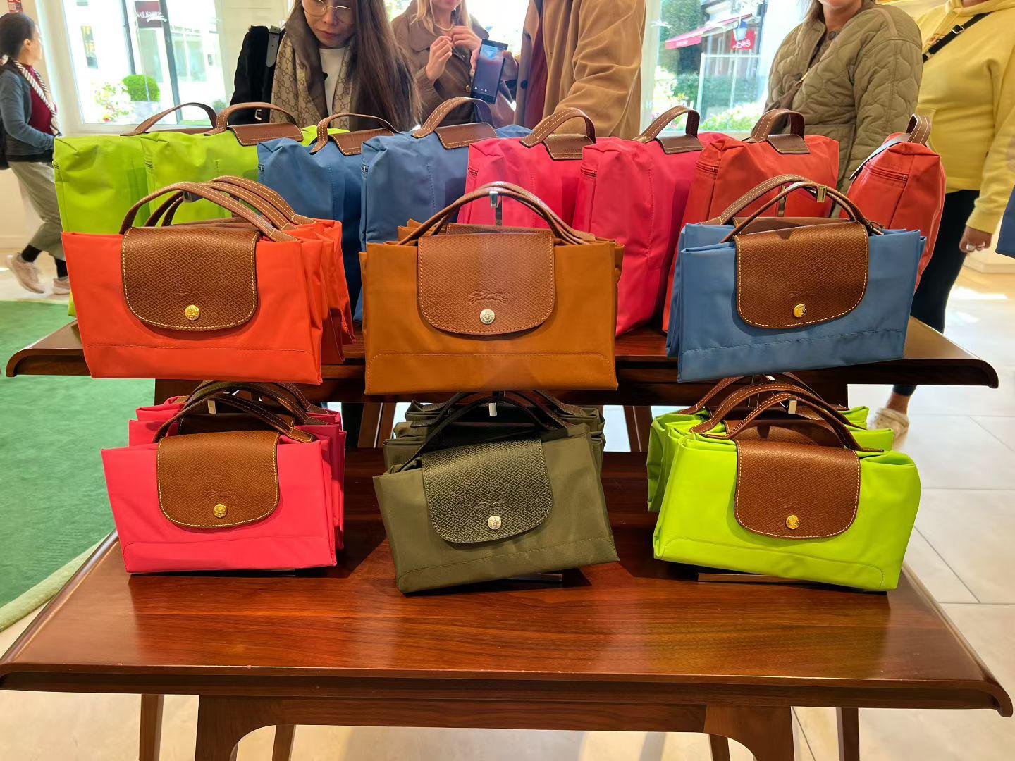 Longchamp outlet 尼龍公事包💼 Flash sale 好抵哦👍🏻手快有✋🏻✋🏻