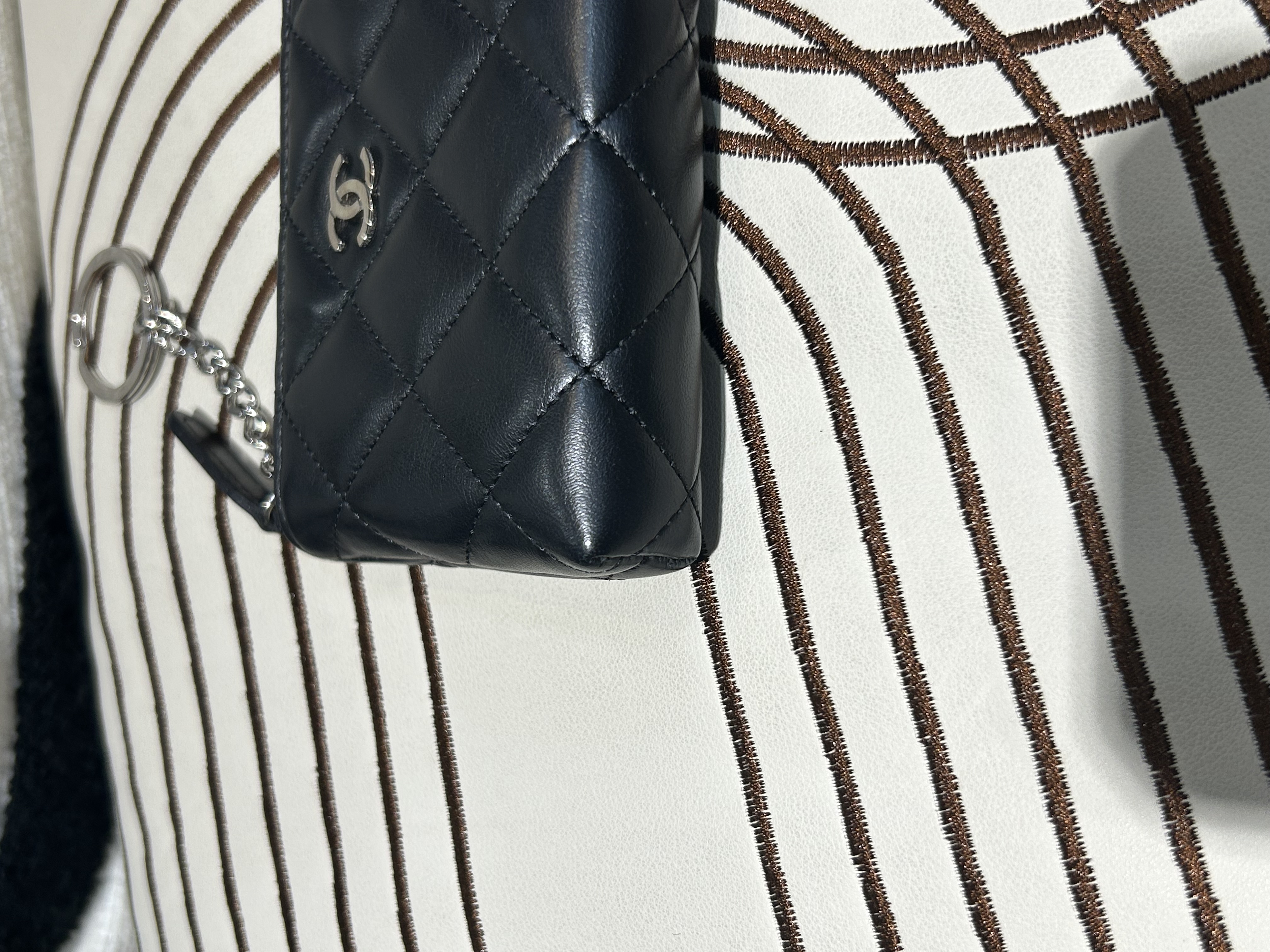 Chanel Classic CC Zip Pouch 小牛皮 100%Authentic, 98%New ☑️17Card☑️Box