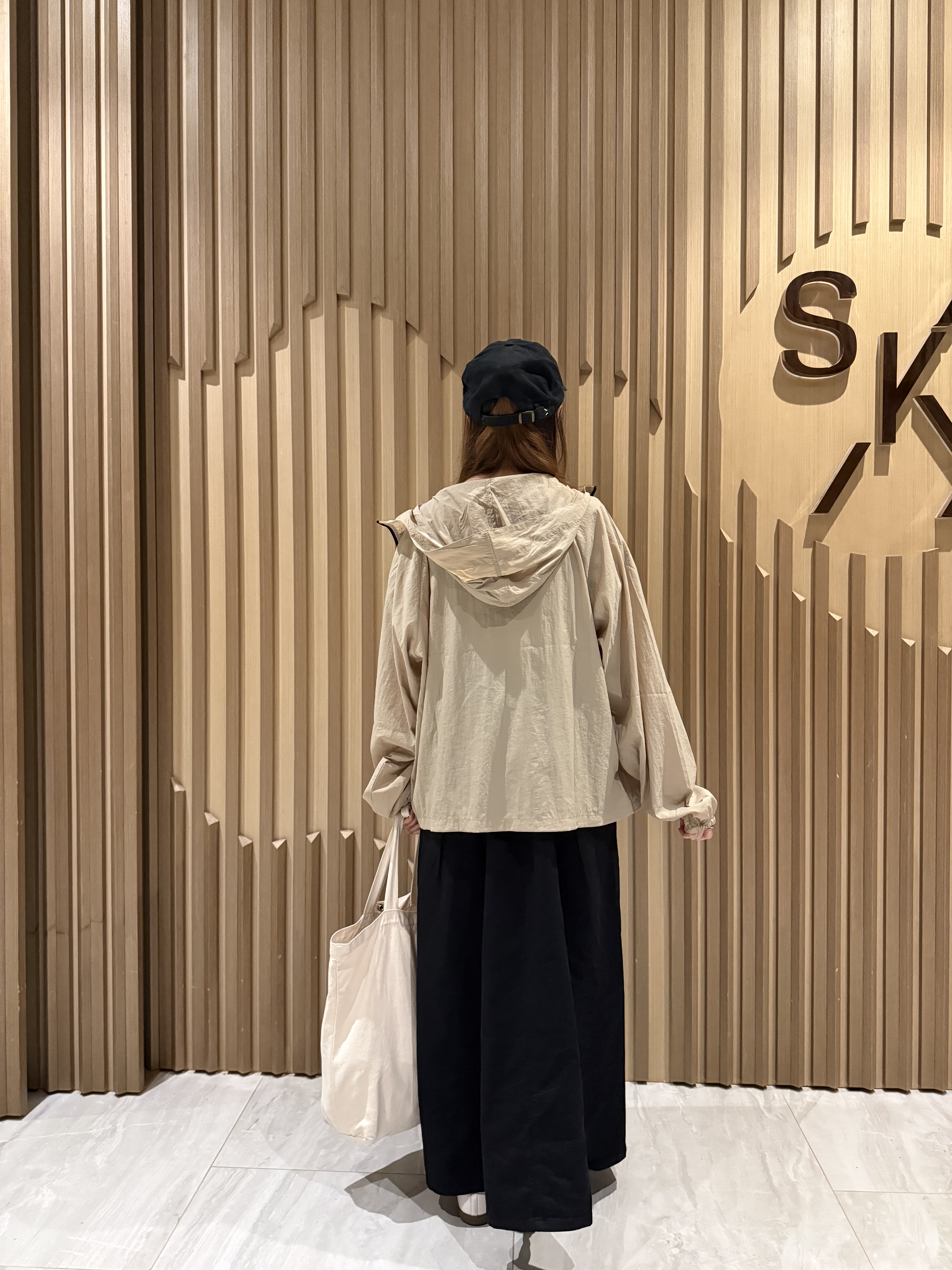 超薄連帽風褸（奶茶棕）