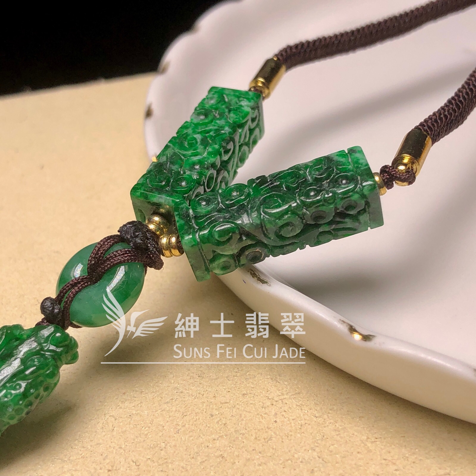 B08507 花青龍牙雕刻件特色頸繩