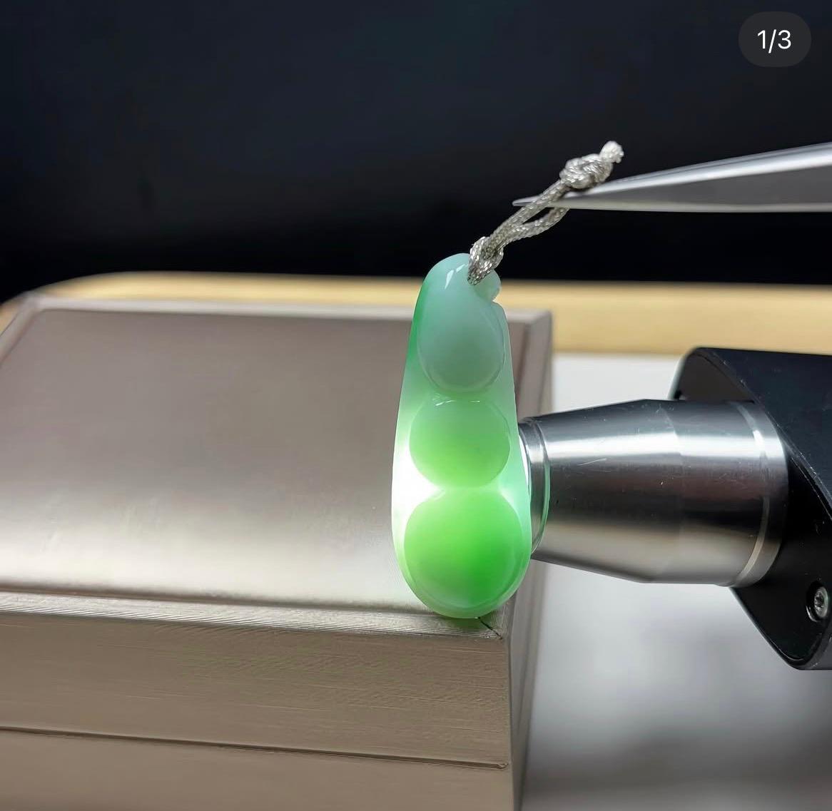 蘋果綠飄翠色翡翠福豆