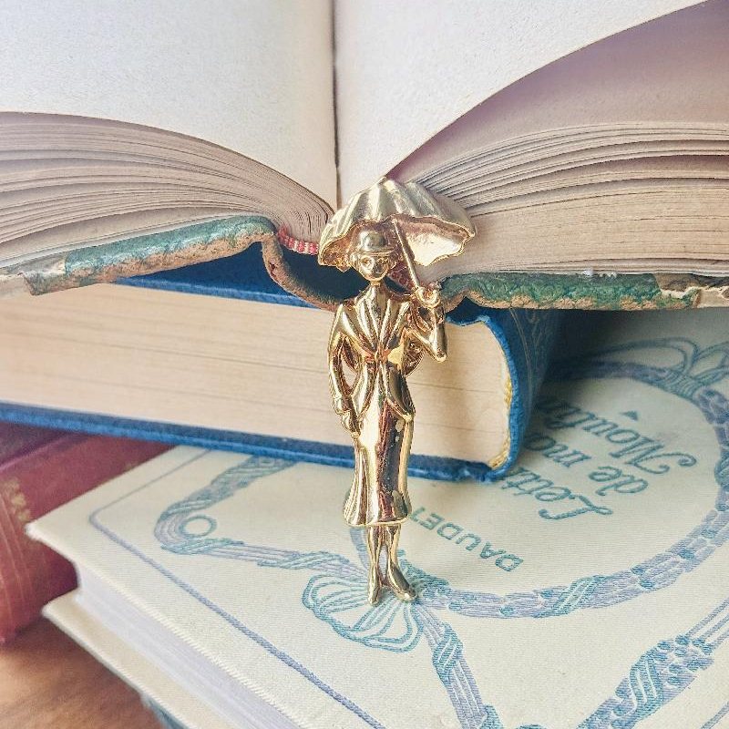 Vintage Golden Lady Holding Umbrella Pin Brooch (MT2358)