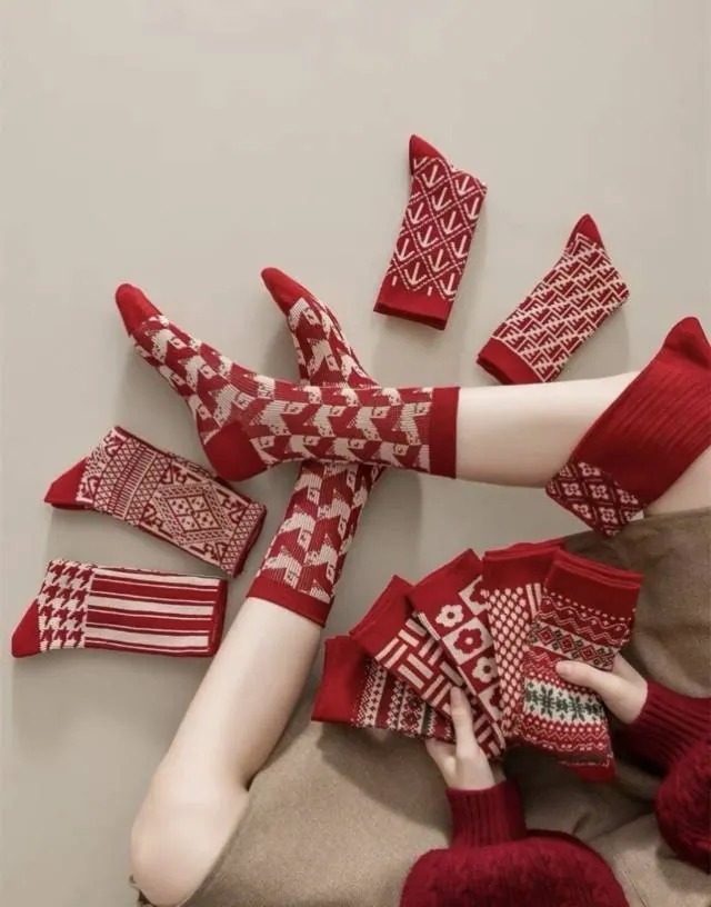 Vivienne Westwood 新年必備紅色襪隨機 1套3對