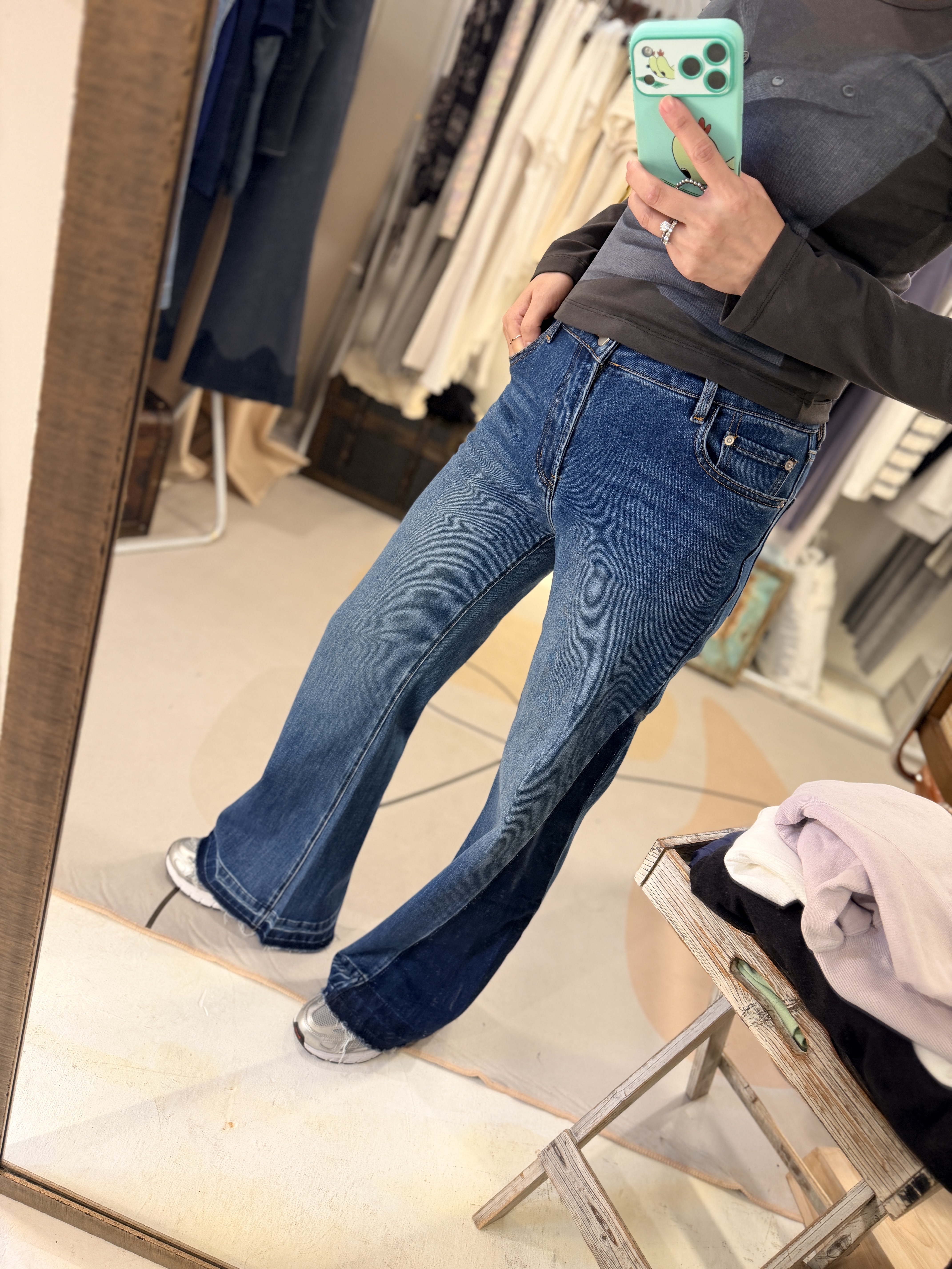 Boots cut jeans