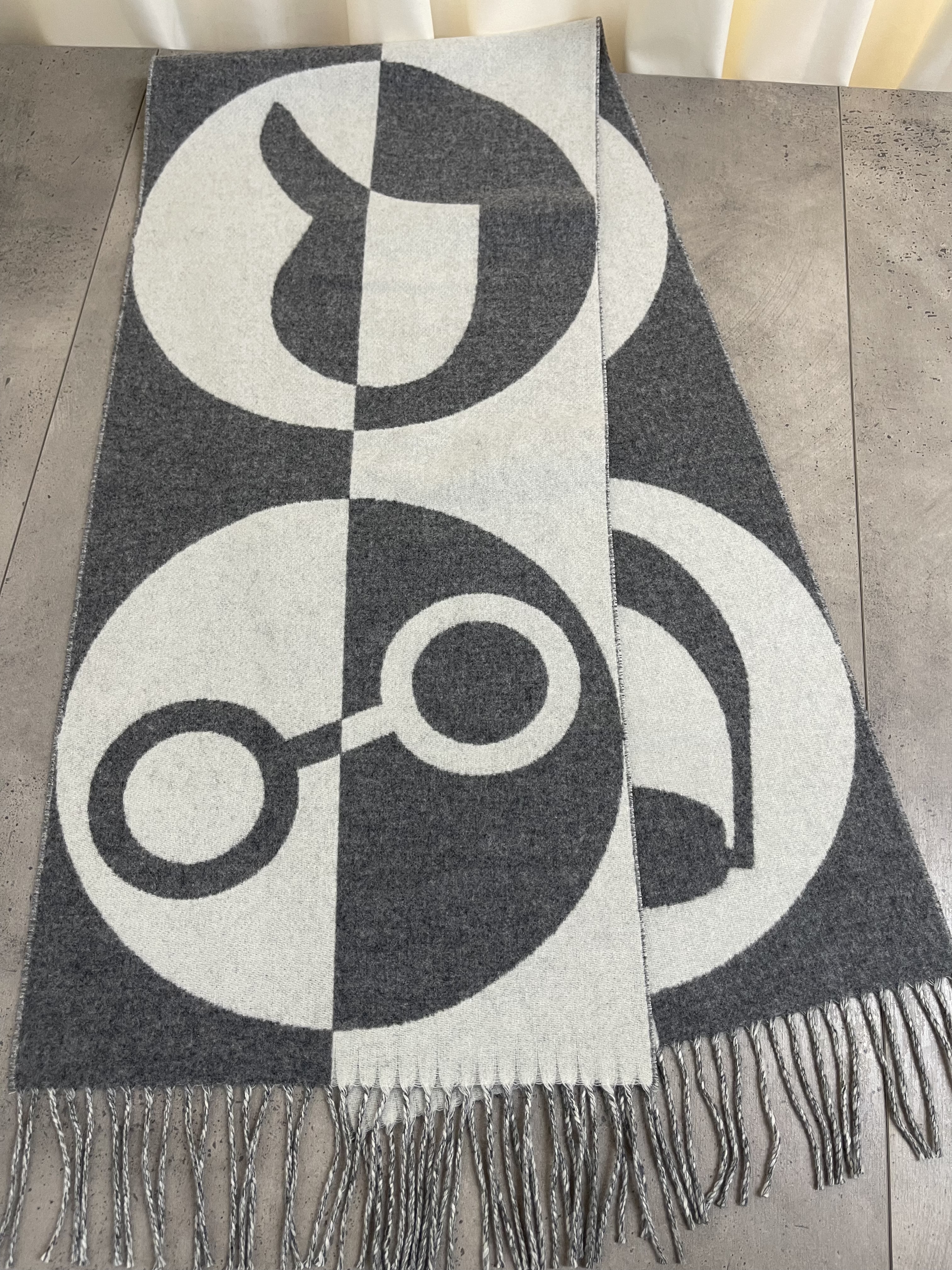 Pre-owned Hermes scarf / Product Code: 26012506