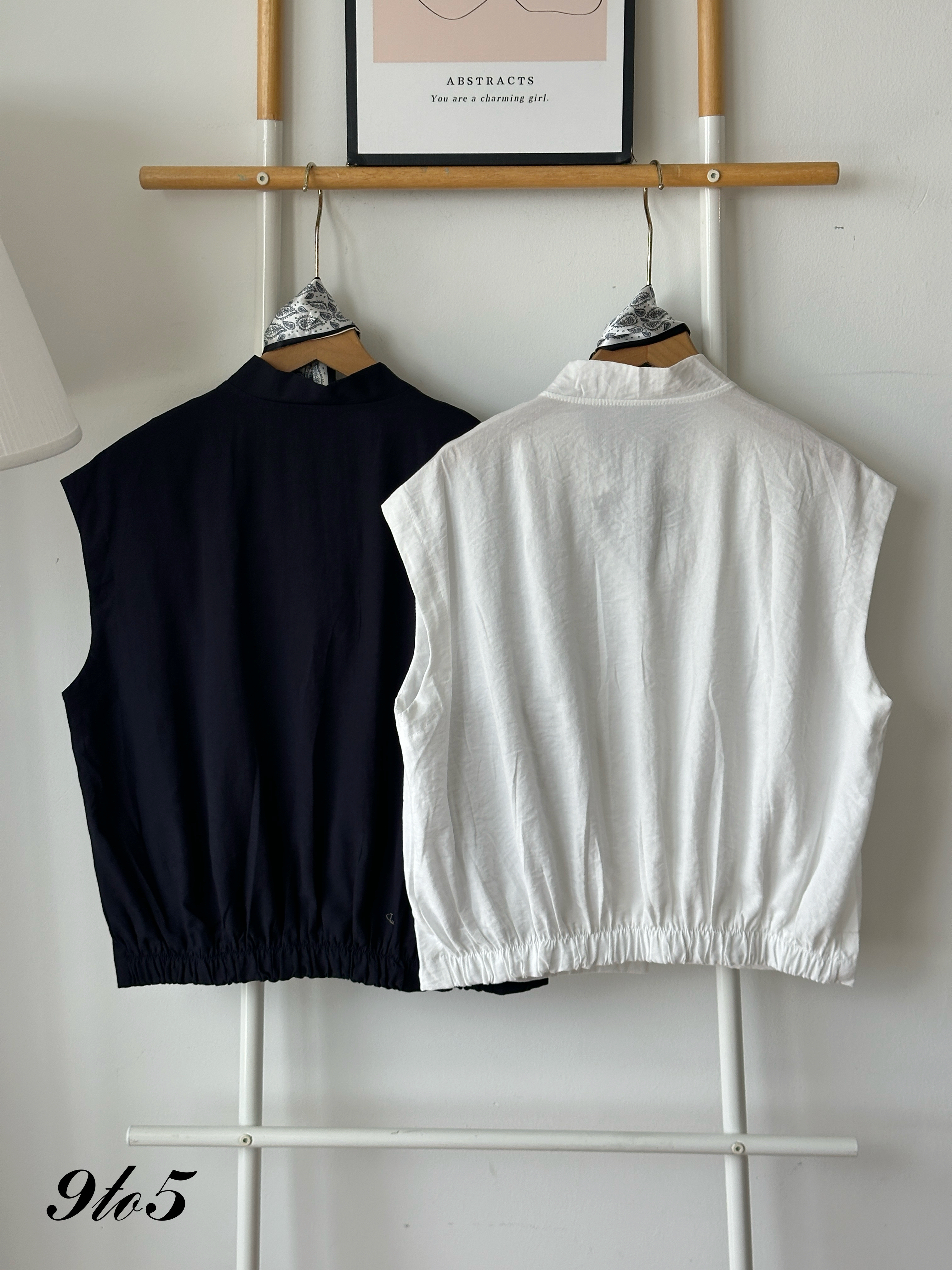T4306 Diamond Neck Shirt - Blue & White