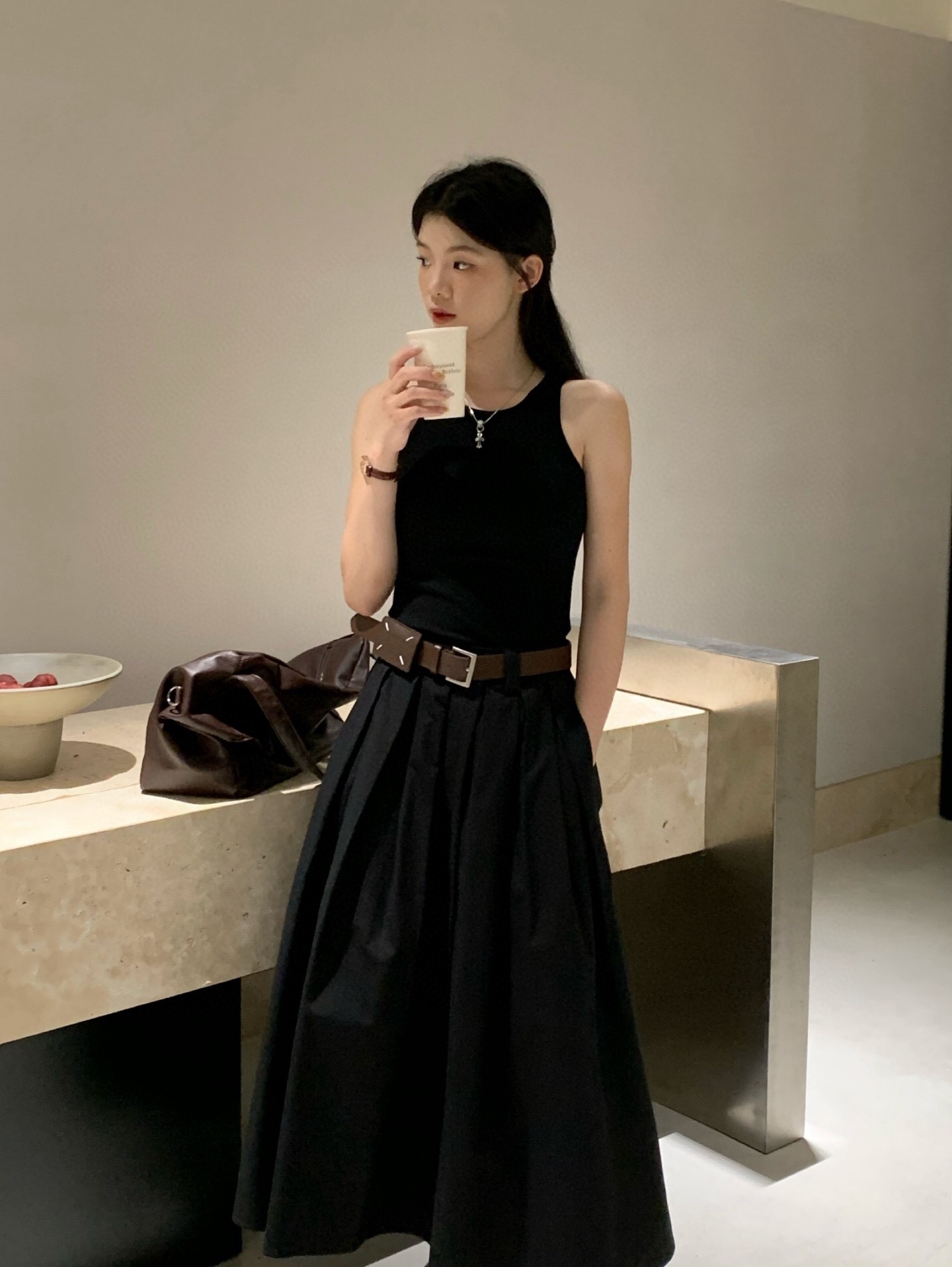 Victoria Tank Top + A-line Pleated Maxi Skirt 极简风圆领背心+百褶大摆半身裙两件套(附送腰带) (3 Colours)