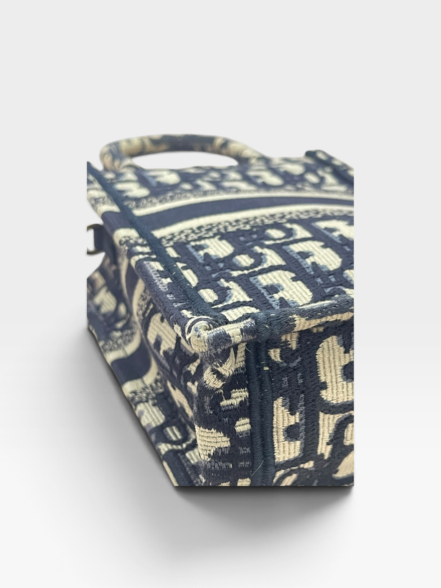 Pre-Owned DIOR Mini Book Tote Phone Bag / Product Code: 100104