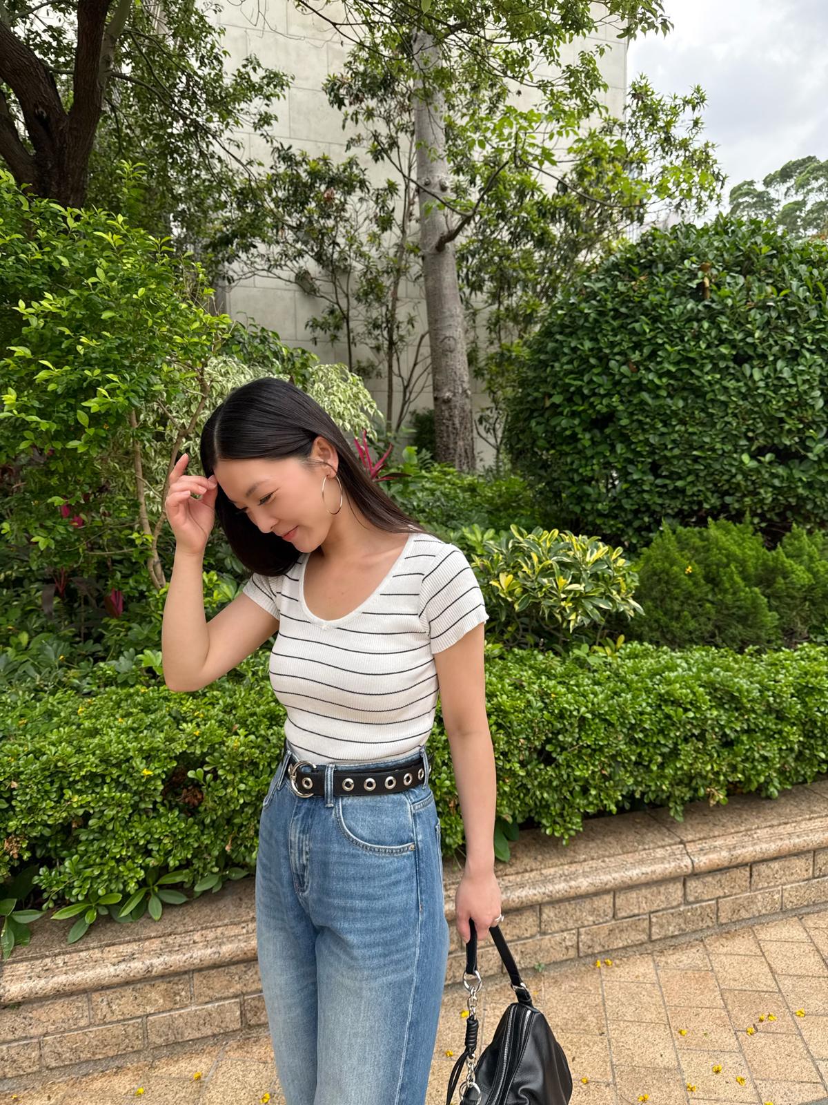 F21 v領橫間線top