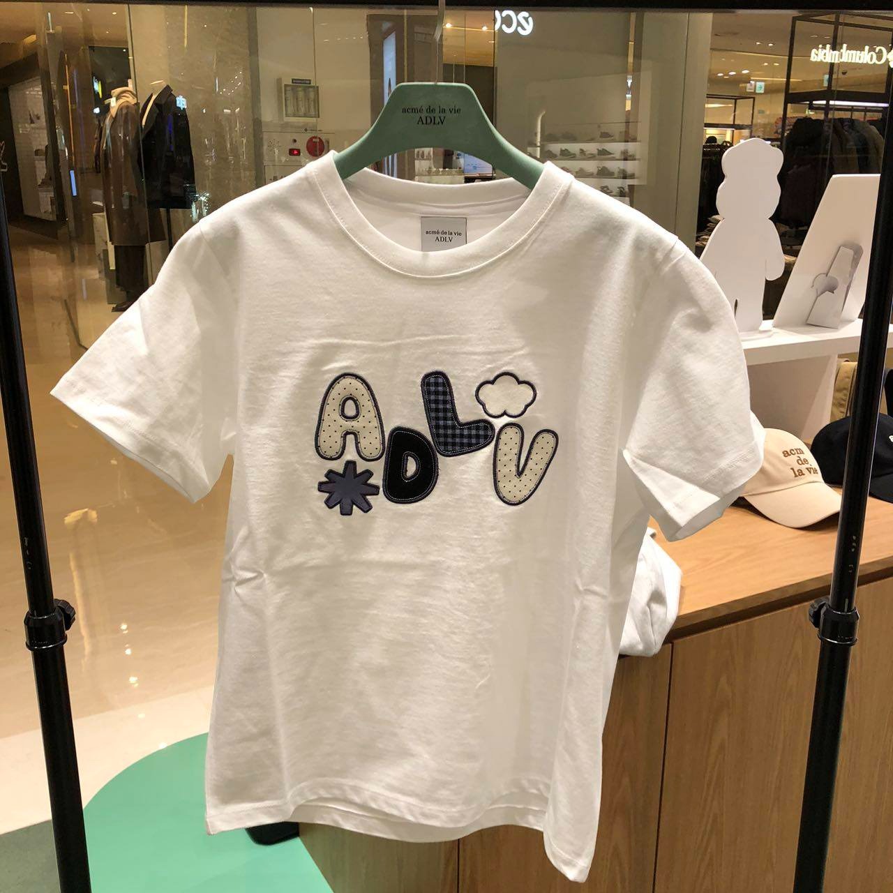 AD74 ADLV: Woman ADLV Applique Logo Short Sleeve T-Shirt- WHITE (2026)