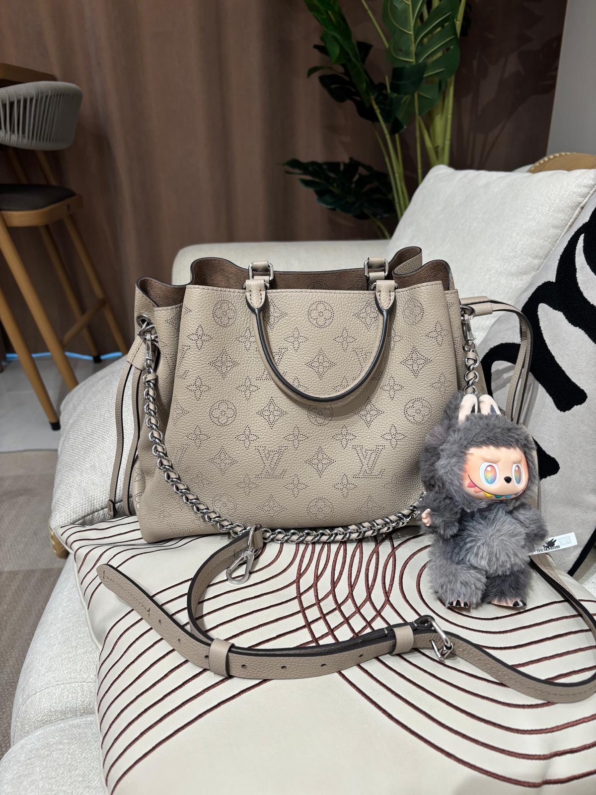 LV bella Tote Calfskin 2way bag 100%Authentic, 99%New ✅Dust bag