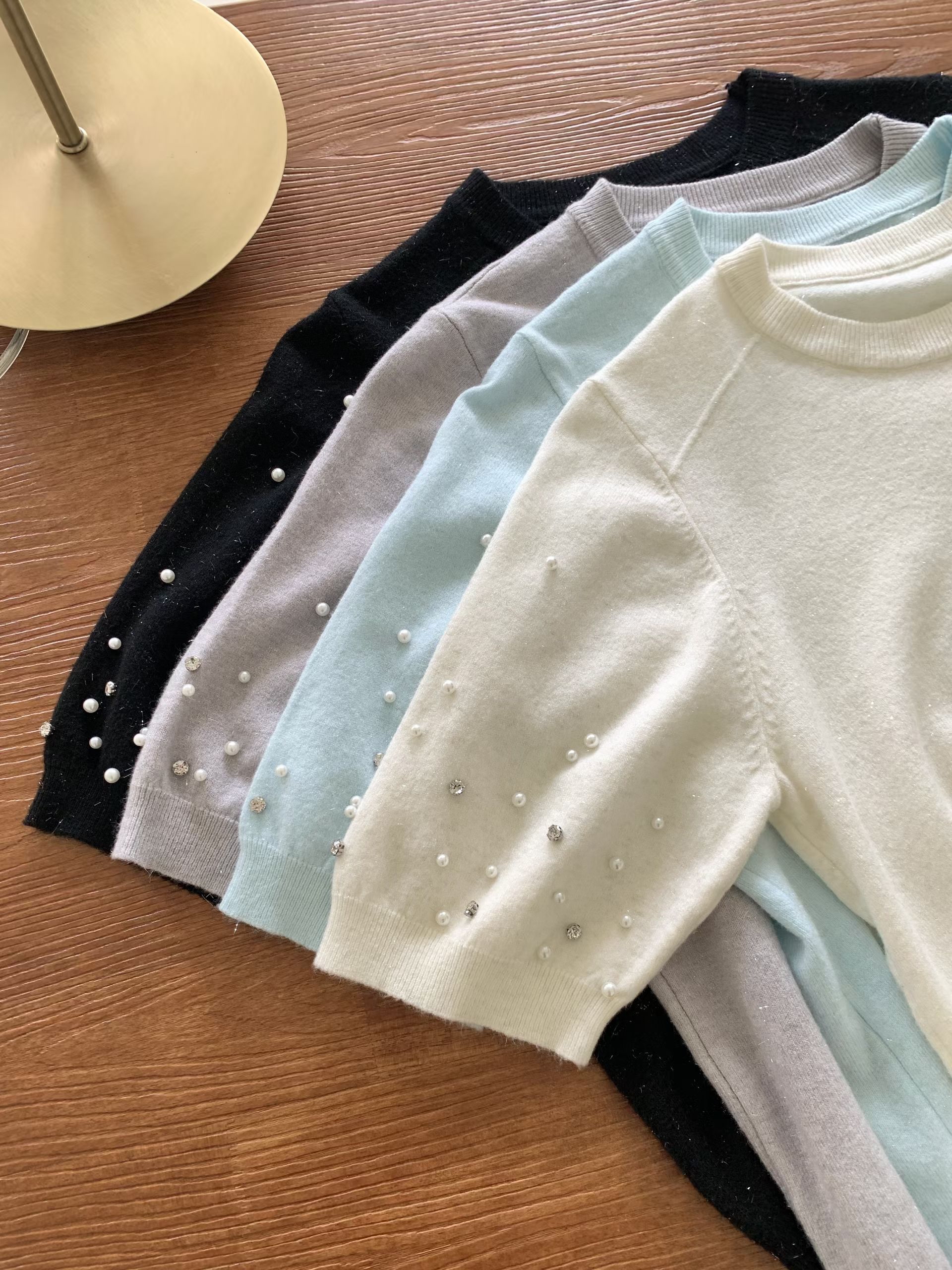 CT4 珍珠袖針織Top