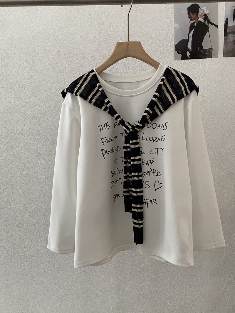 字母印花圆领卫衣搭条纹针织披肩两件套