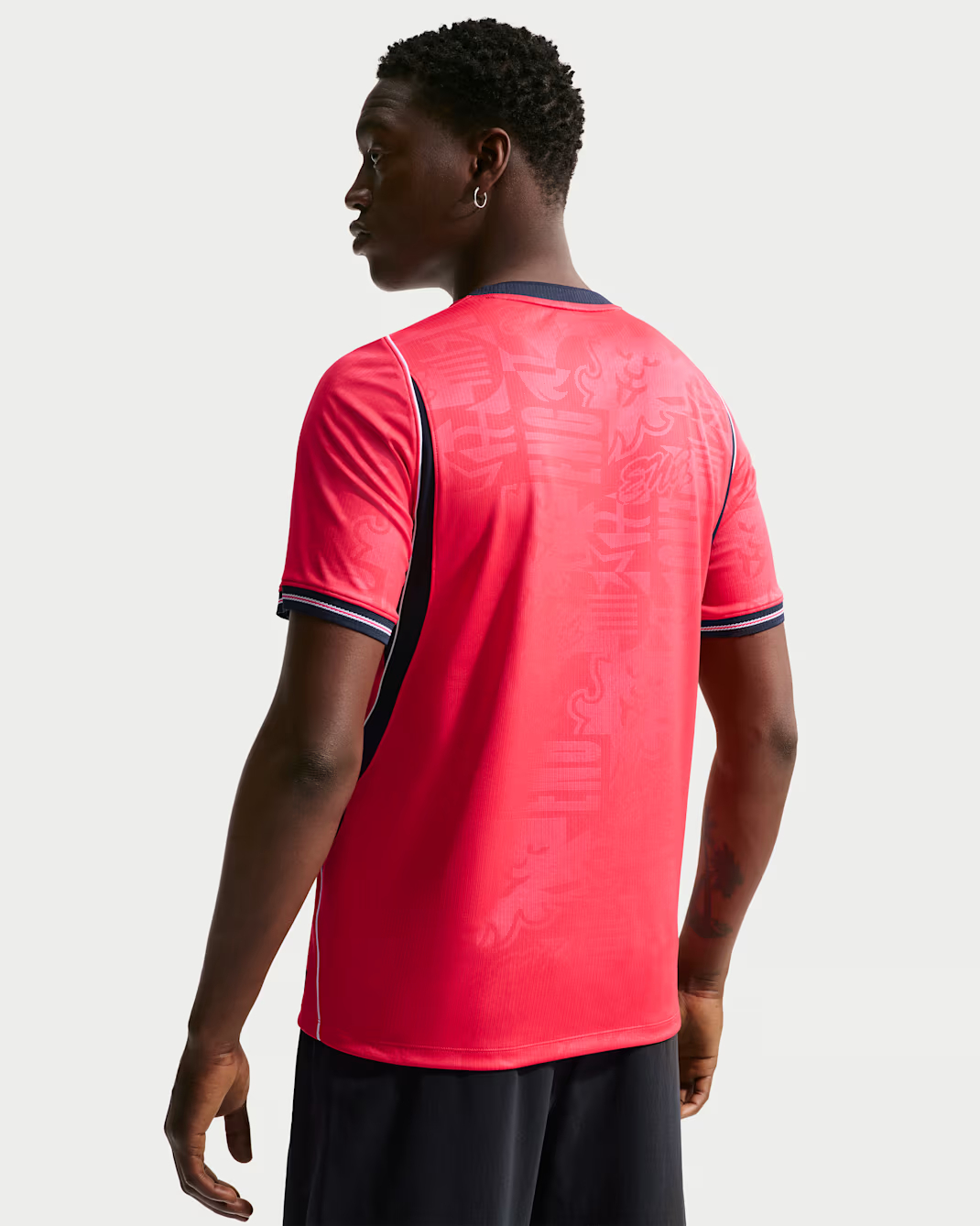 經典三色重現 Nike England 英格蘭 2026-27 作客球迷版球衣 (可加印字章) IB5361