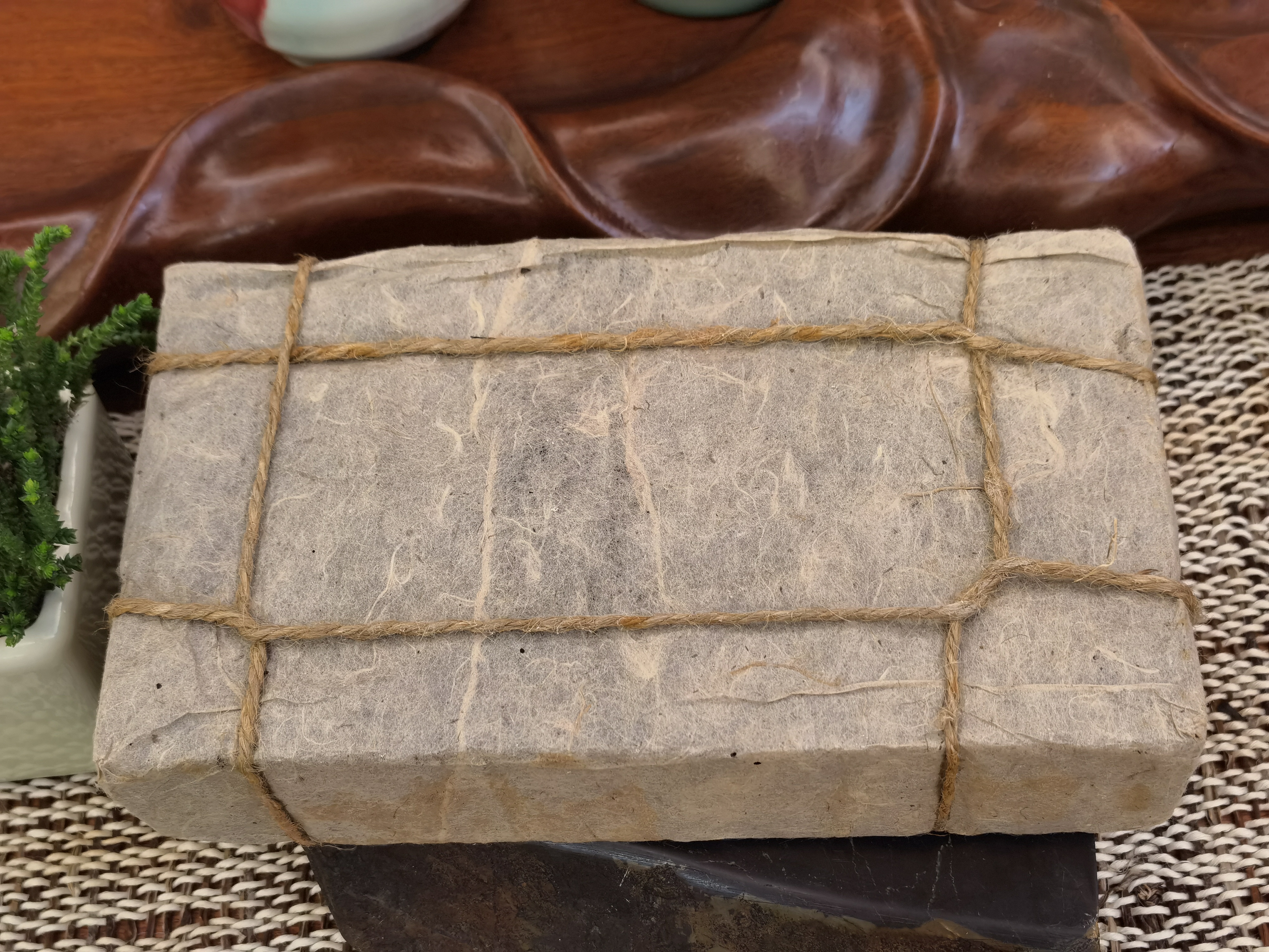 2006年 普洱茶- 易武野生熟磚