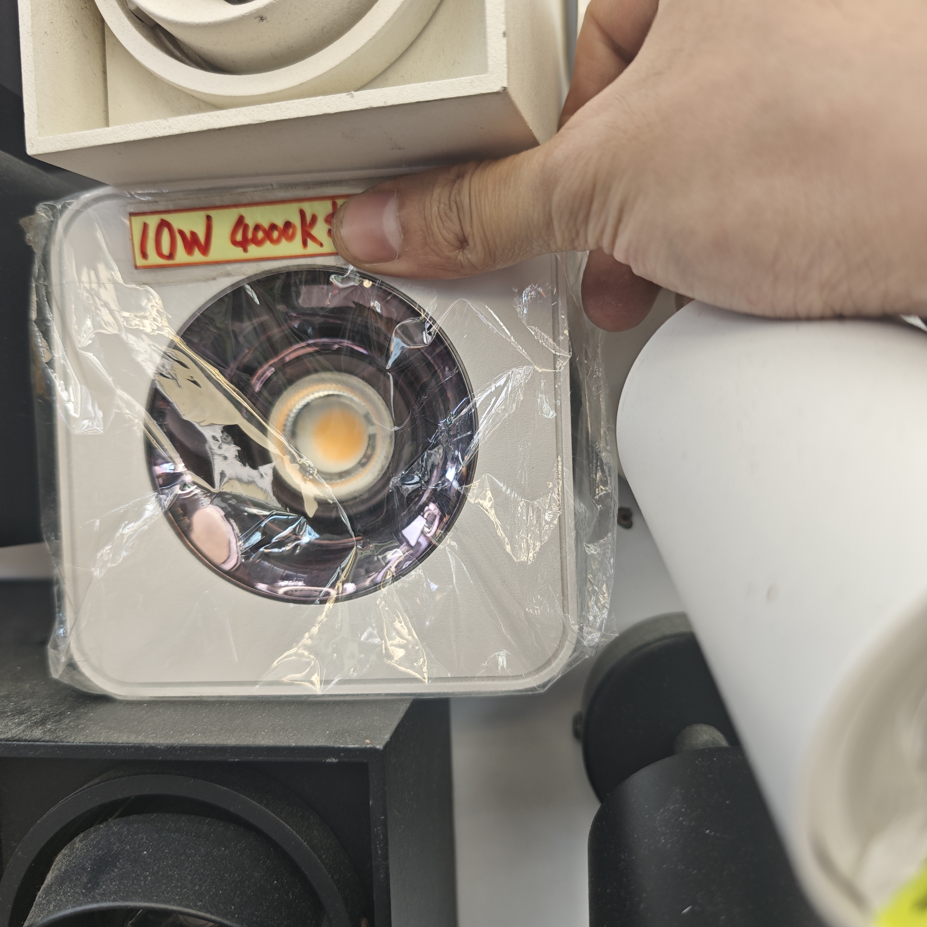 方形盒仔燈  都市系列 白色  單頭盒仔燈 固定角度 一體化天花盒仔燈 不可換燈膽