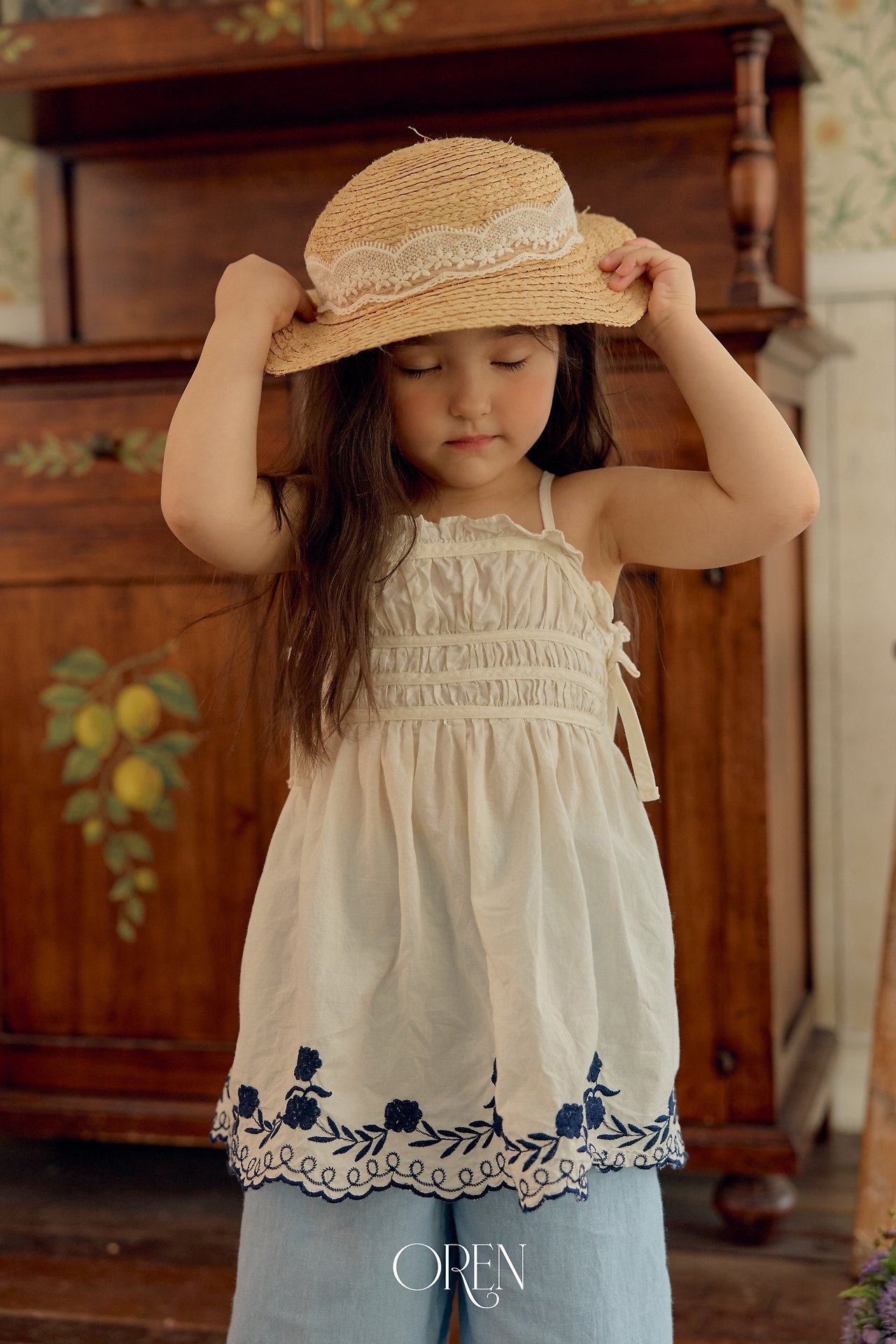 ☀️預訂 韓國直送☀️🇰🇷Oren Solenne花卉刺繡吊帶連身裙