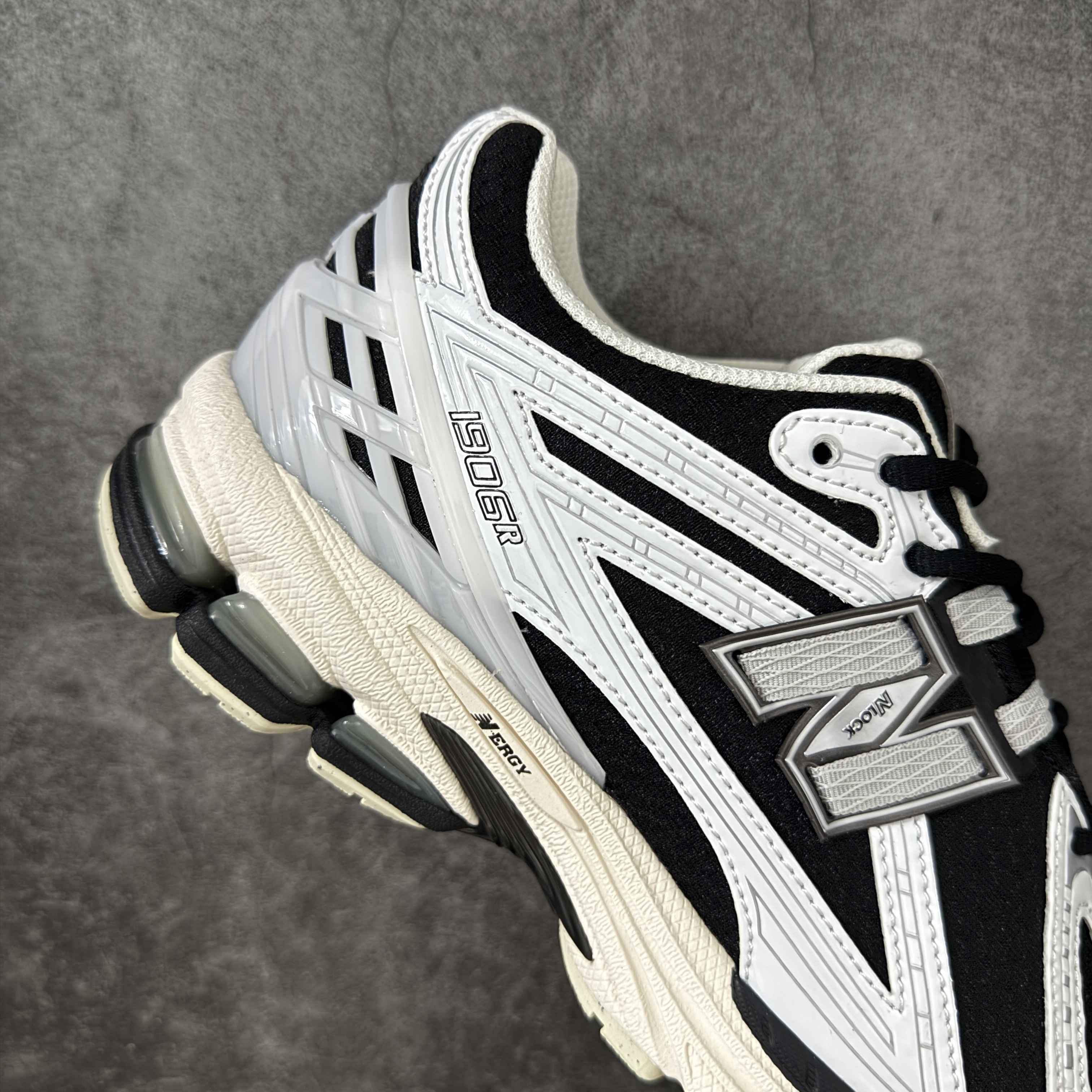 New Balance 1906R U1906RCI