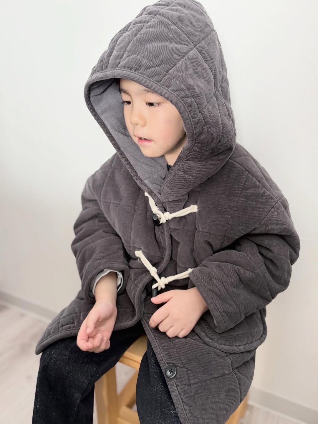 Bonito |有帽牛角夾棉外套(深灰色較淺色L105-115)