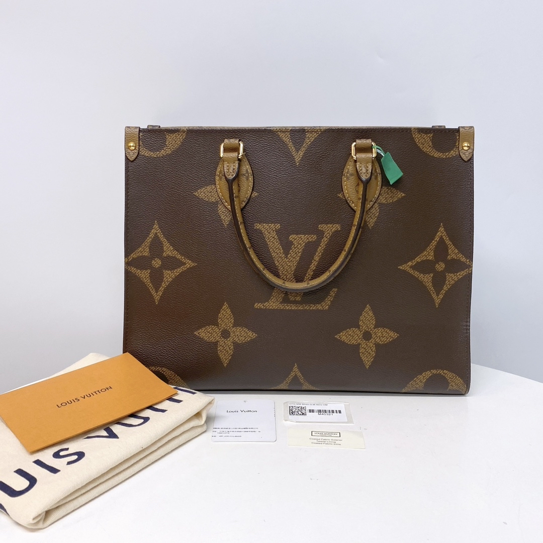 Pre owned LV on the go / Product Code: wepmoon