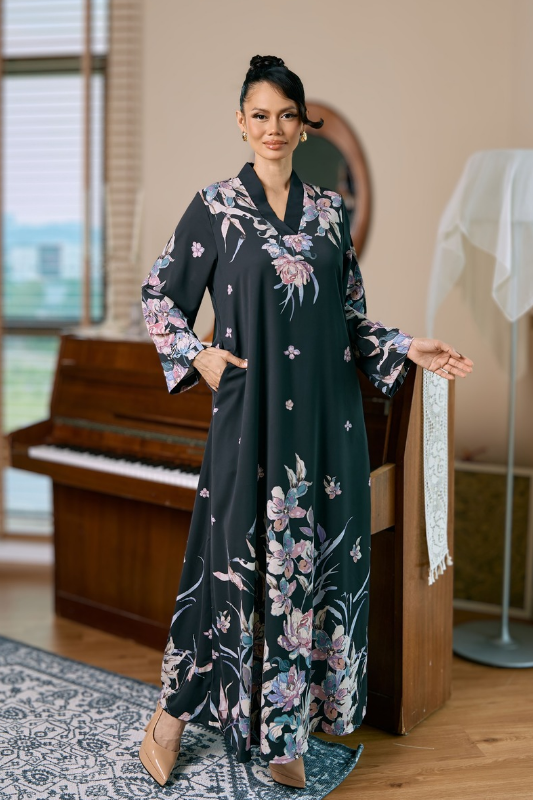 DILLA in Black Batik
