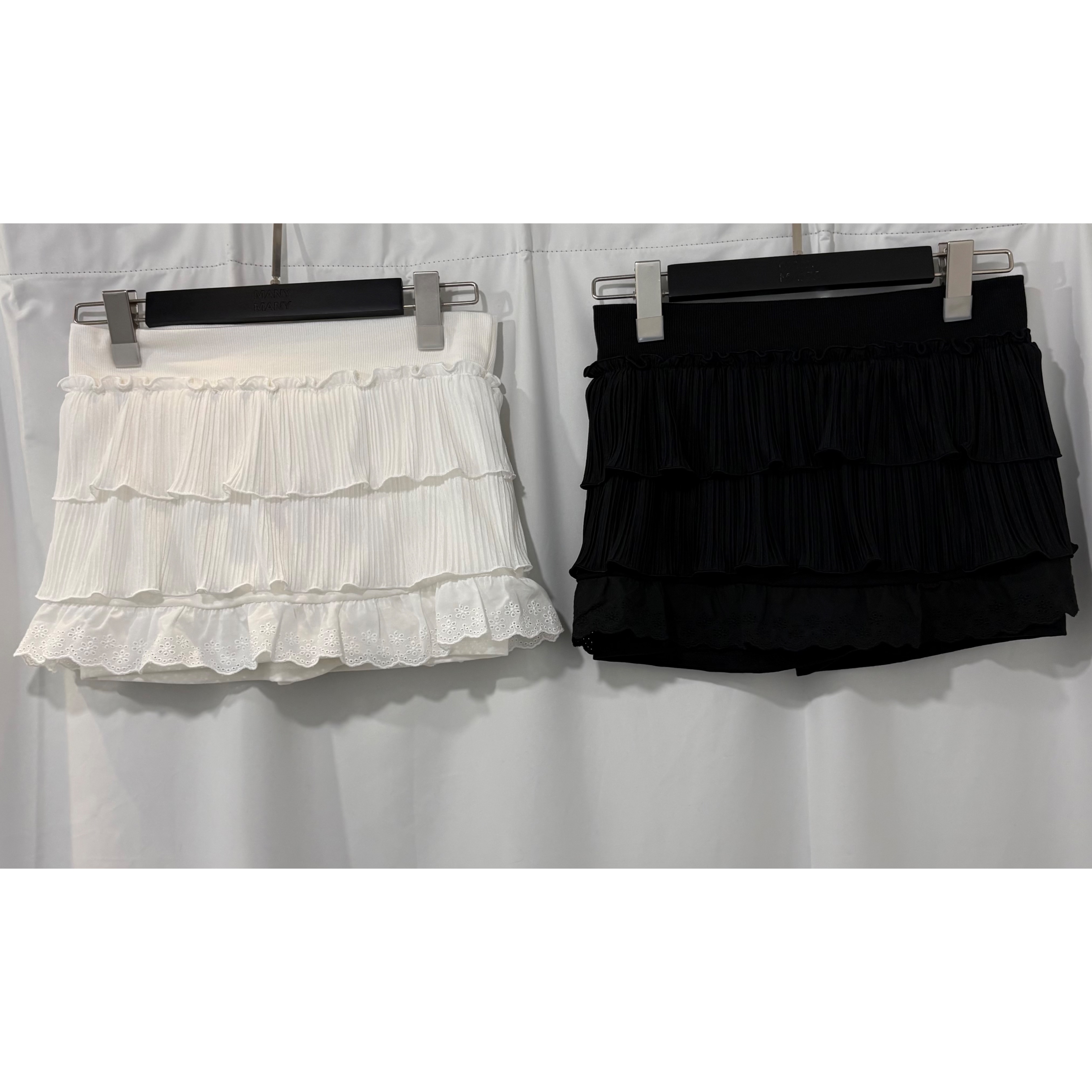 2607S《TIERED LACE-TRIM PLEATED SKPT》