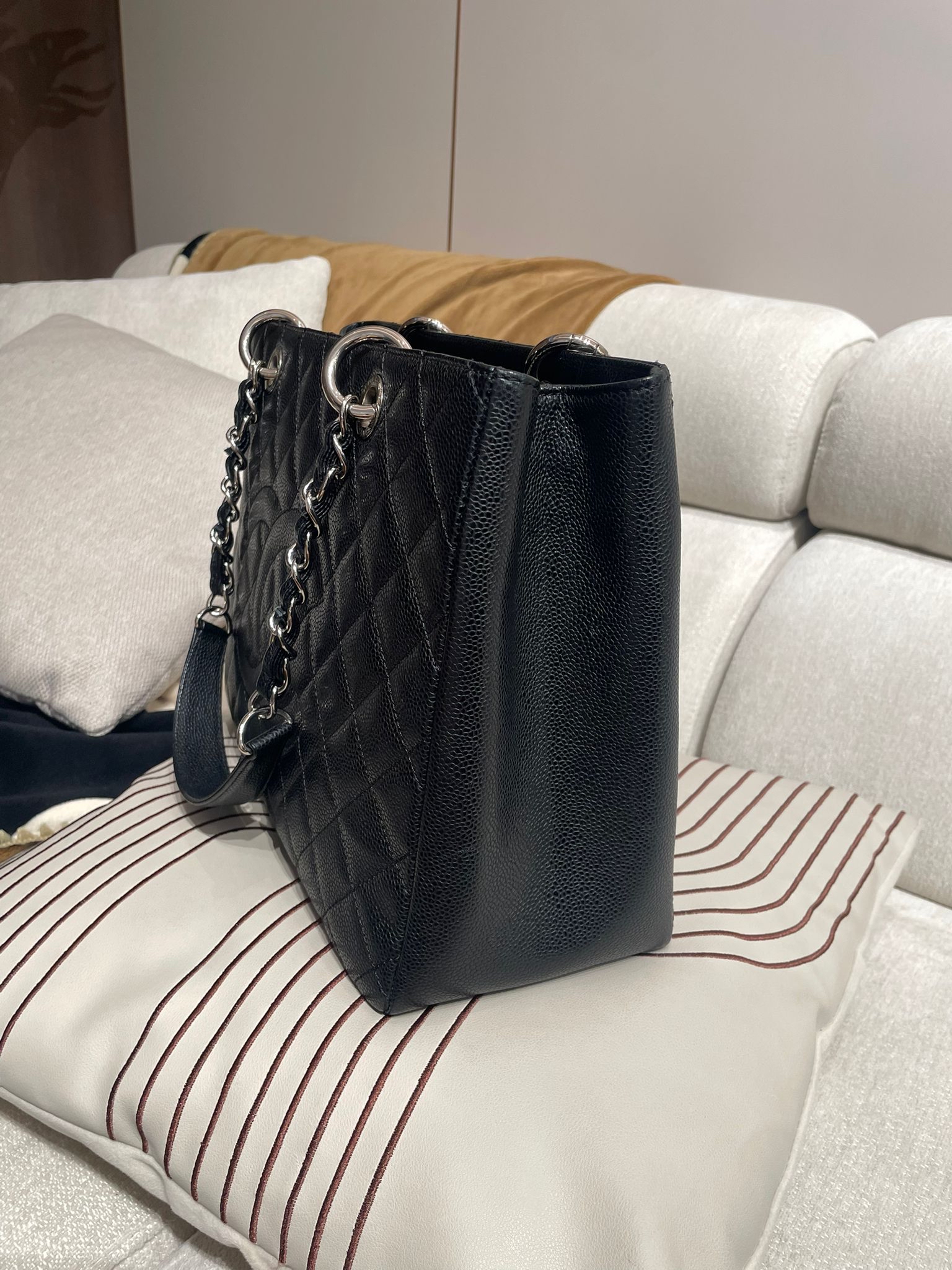 Chanel GST 黑色荔枝牛皮銀扣 100Authentic, 98%New ✅20Card✅Dust bag