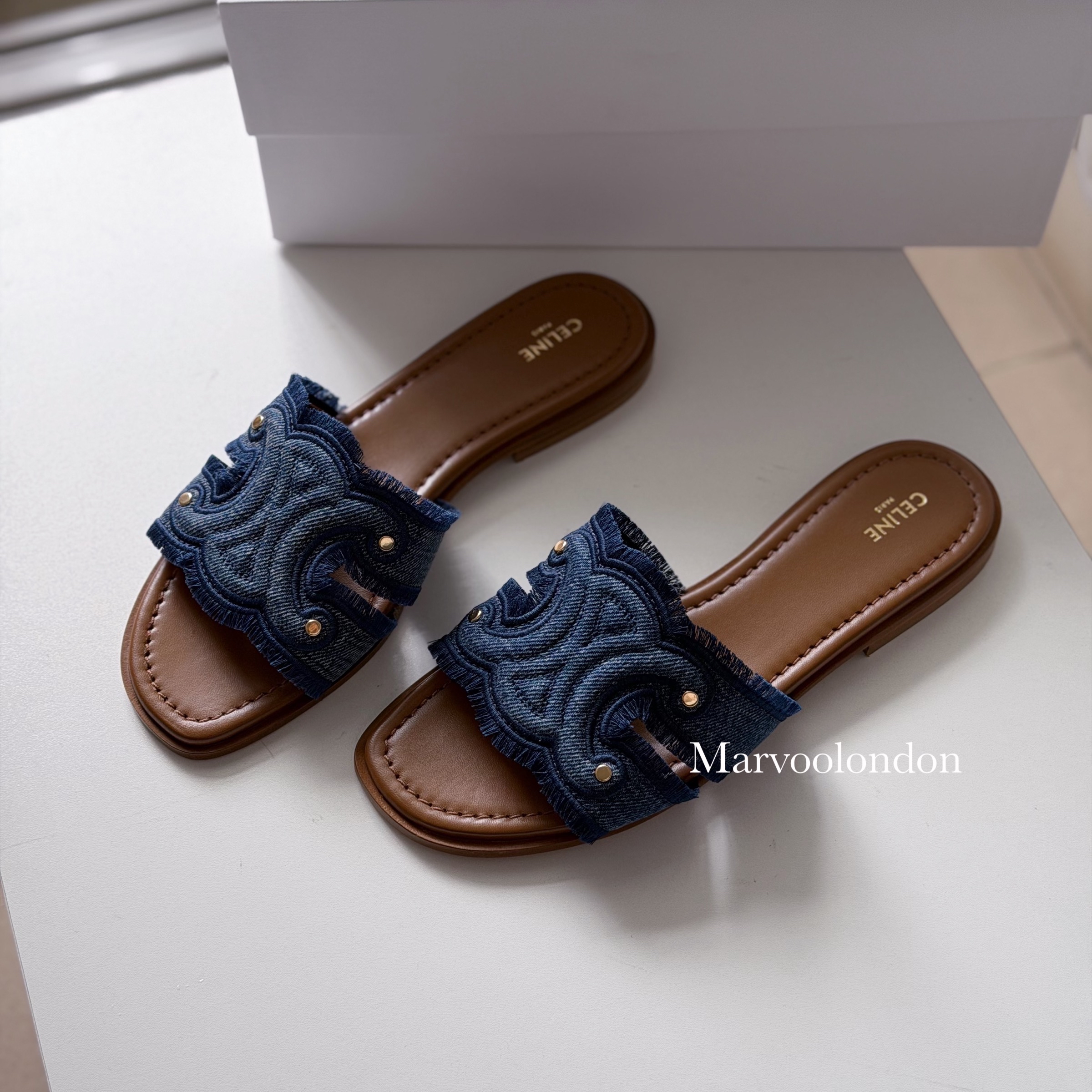 限時精選折扣✨訂貨📮夏天着岩晒 😍Celine 牛仔涼鞋  Size 36/37/38/39