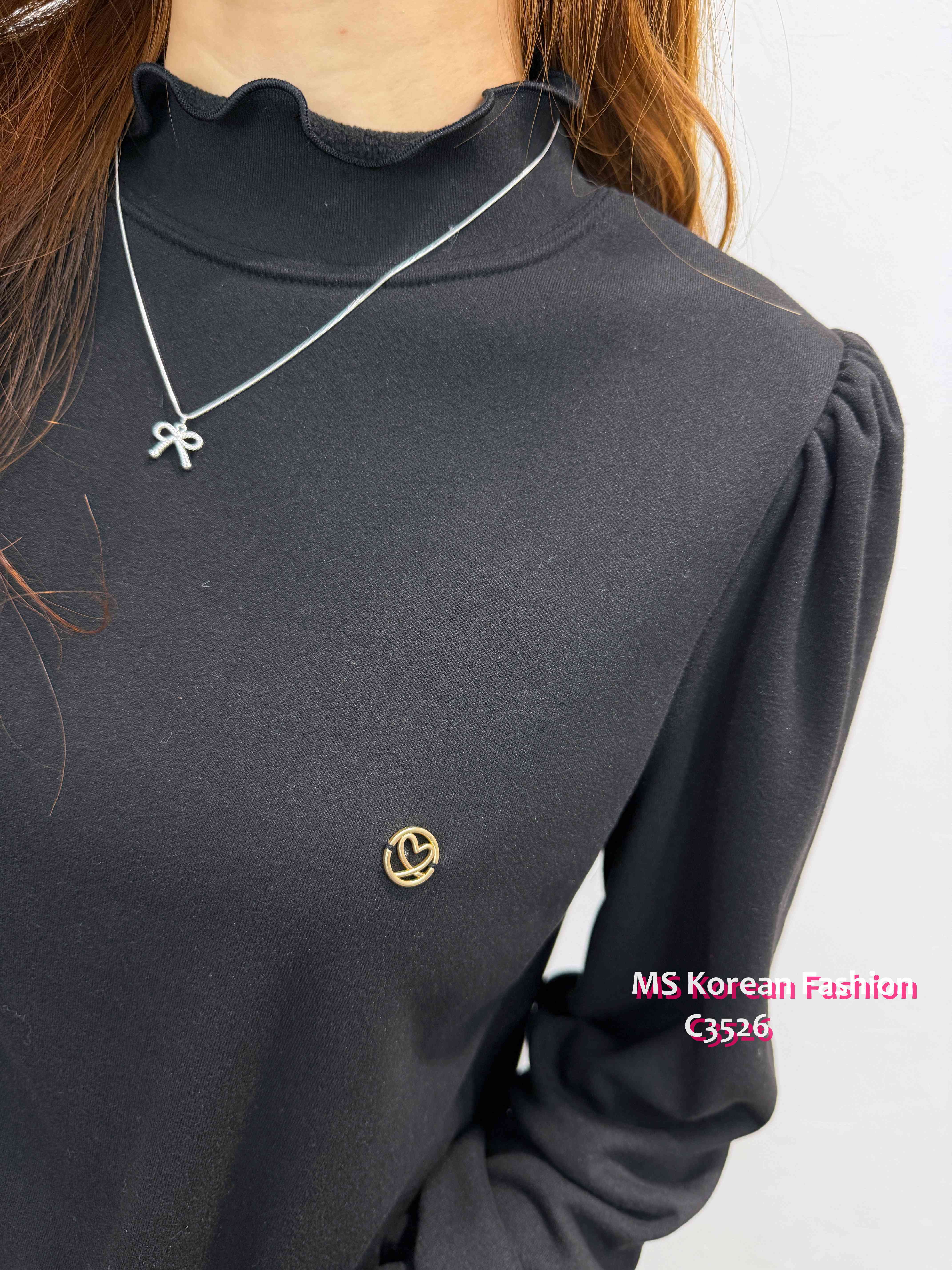 C3526 韓國🇰🇷淨色荷葉邊毛底top