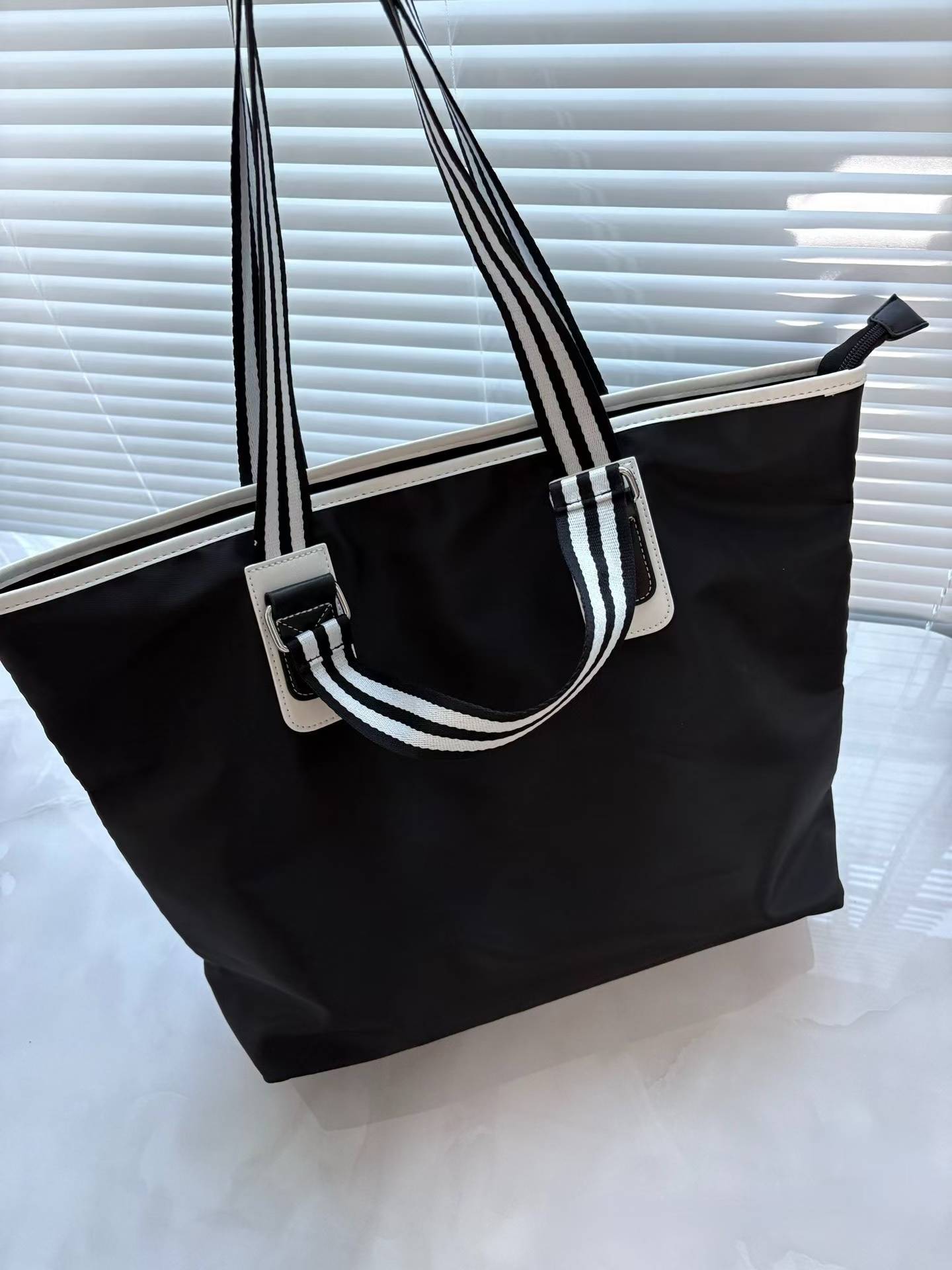 預訂 CHA**NEL 專櫃VIP贈品Tote bag